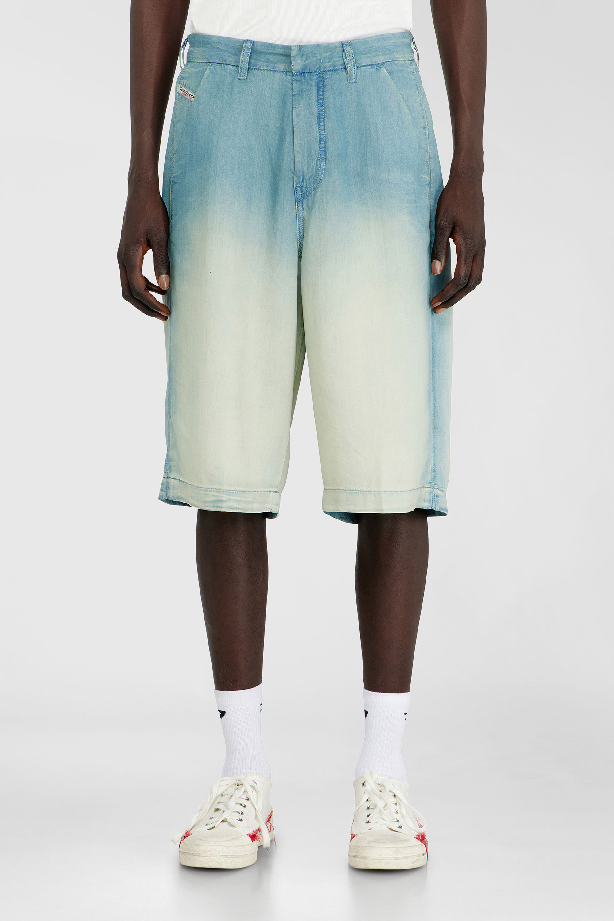 Diesel - D-TYLOR-SHORT-S, Herren Shorts aus flie&szlig;endem, &uuml;berf&auml;rbtem Denim in Hellblau - 3
