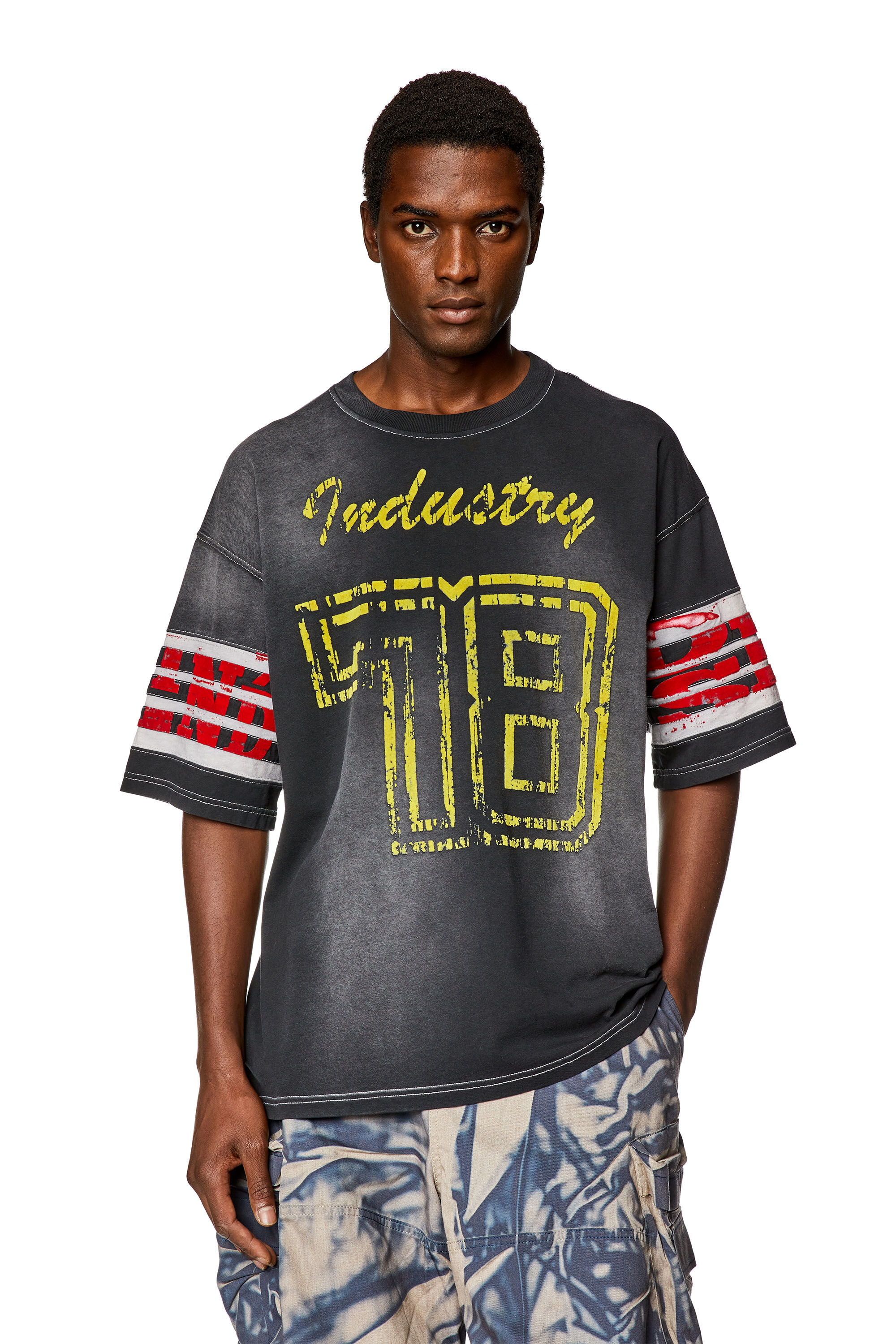 Diesel - T-BOST, Herren Ausgewaschenes T-Shirt mit aufgeflockten Prints in Schwarz - 3