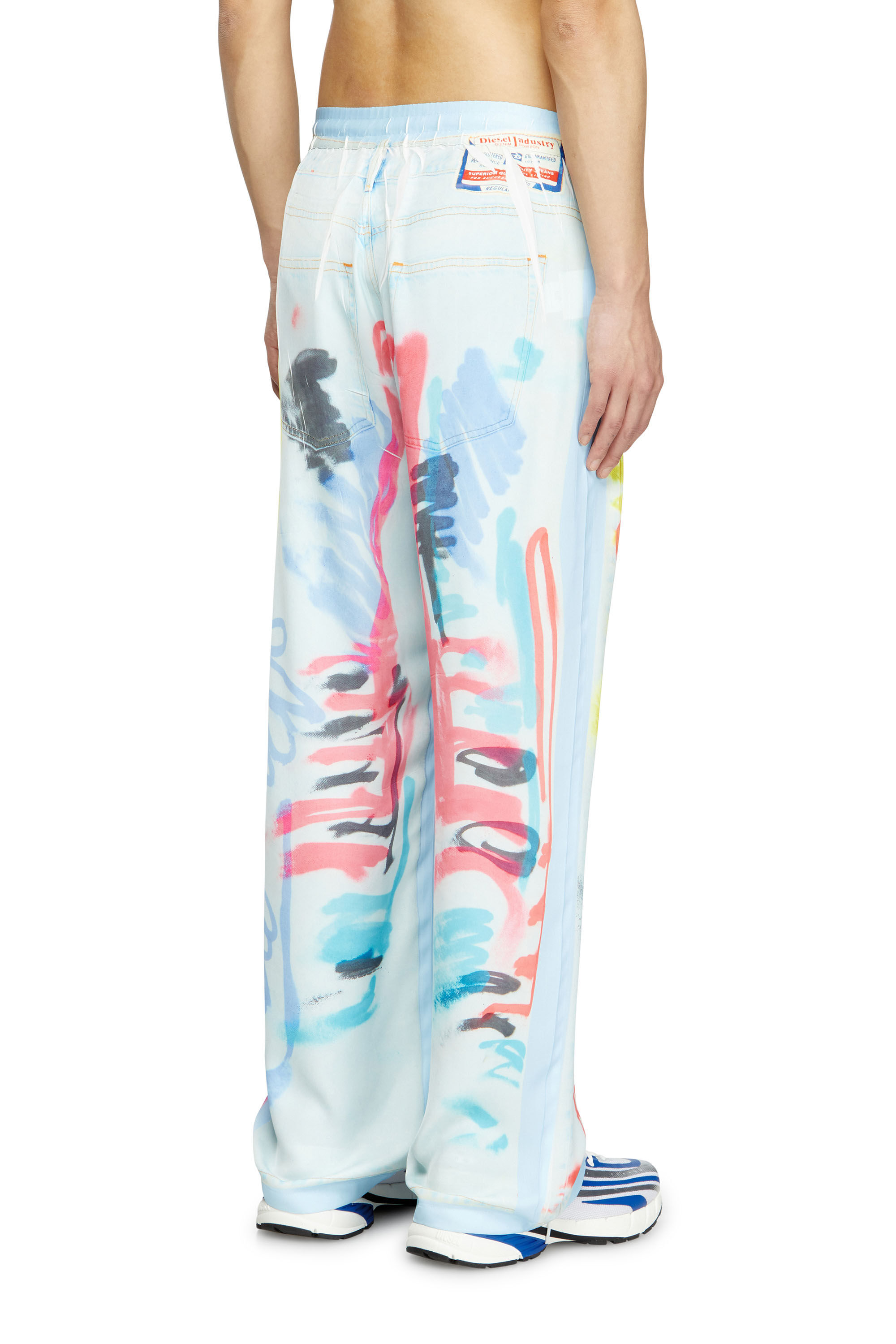 Diesel - P-AFTER-GRAFFITI-AFR, Unisex Hose im relaxed Fit mit Graffiti-Print in Blau/Weiss - 4