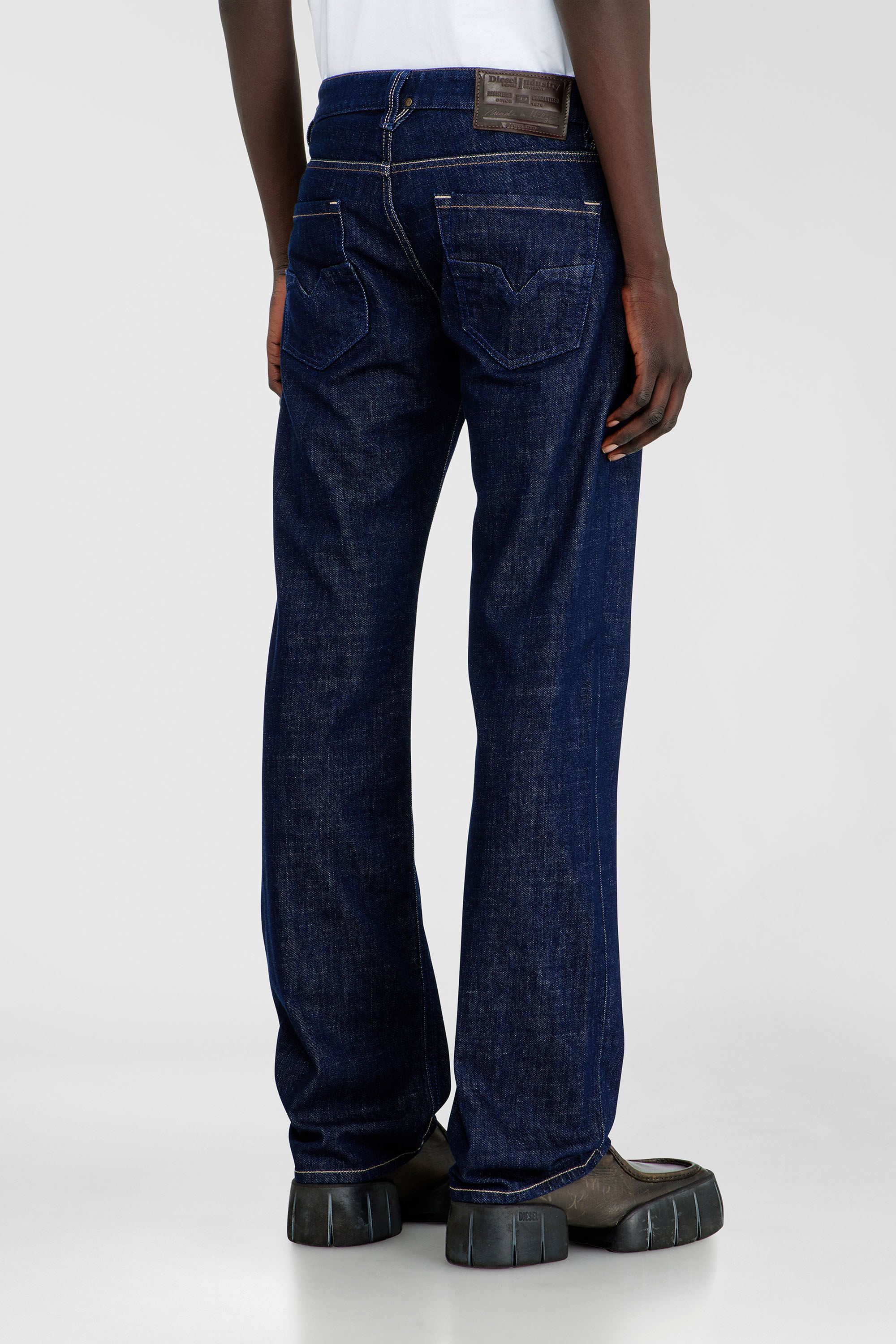 Diesel - Herren Regular Jeans 1985 Larkee 007EQ, Dunkelblau - 5