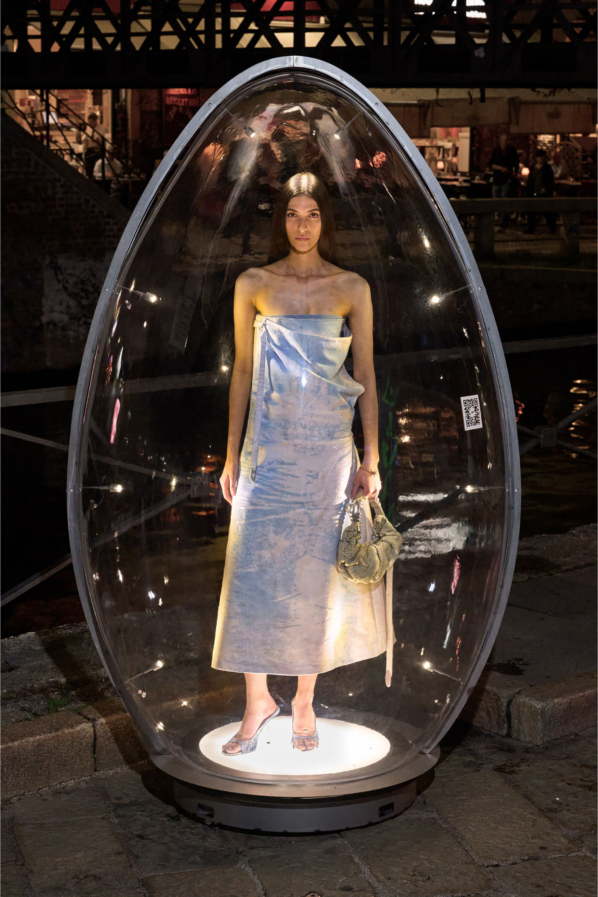 Diesel - DE-ERONIX-FSI, Damen Langes Kleid aus farbigem Satin-Denim in Hellblau - 6