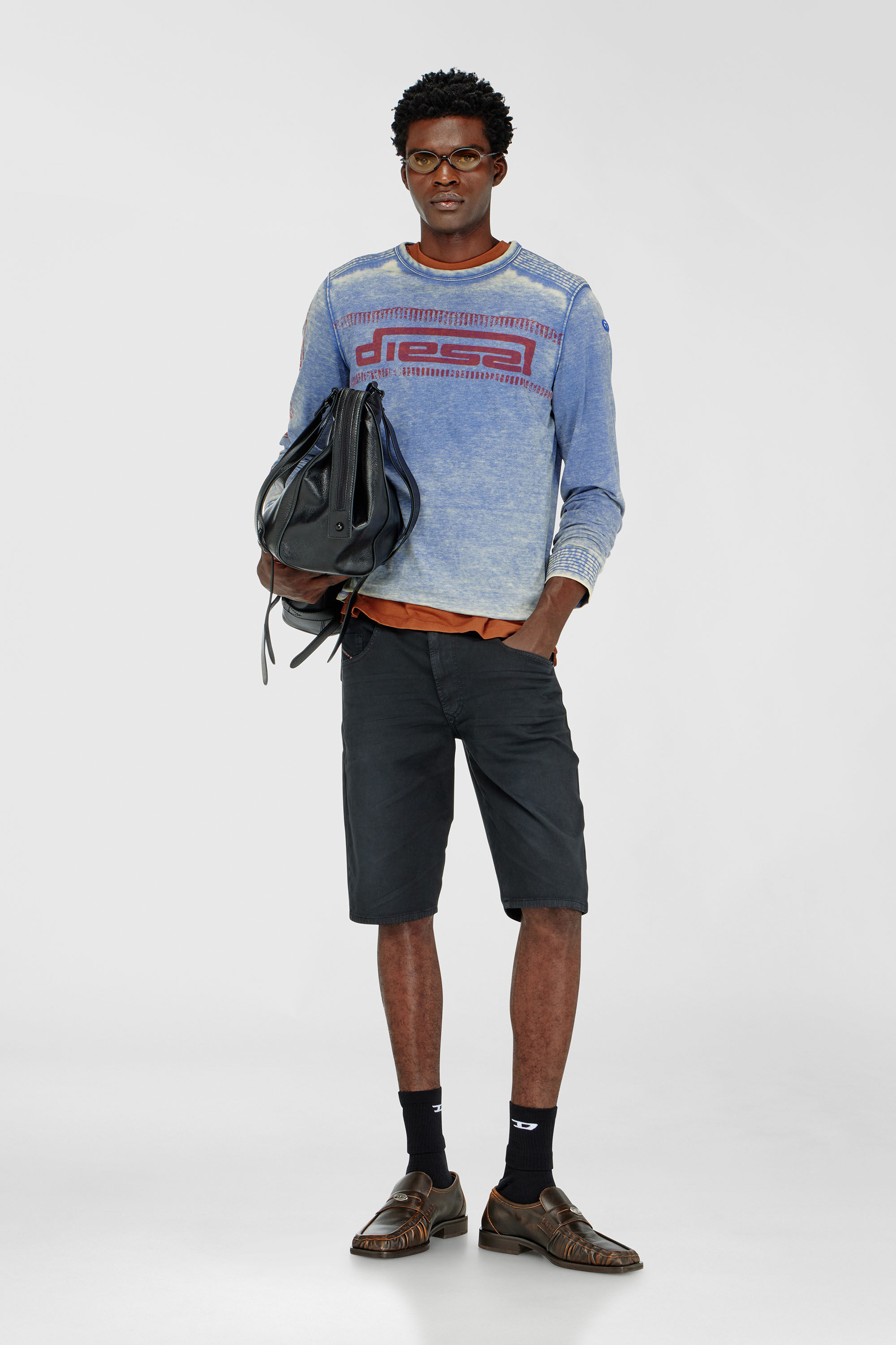Diesel - 2033 D-KROOLEY-SHORT JOGG, Man's Chino shorts in JoggJeans in Black - 1