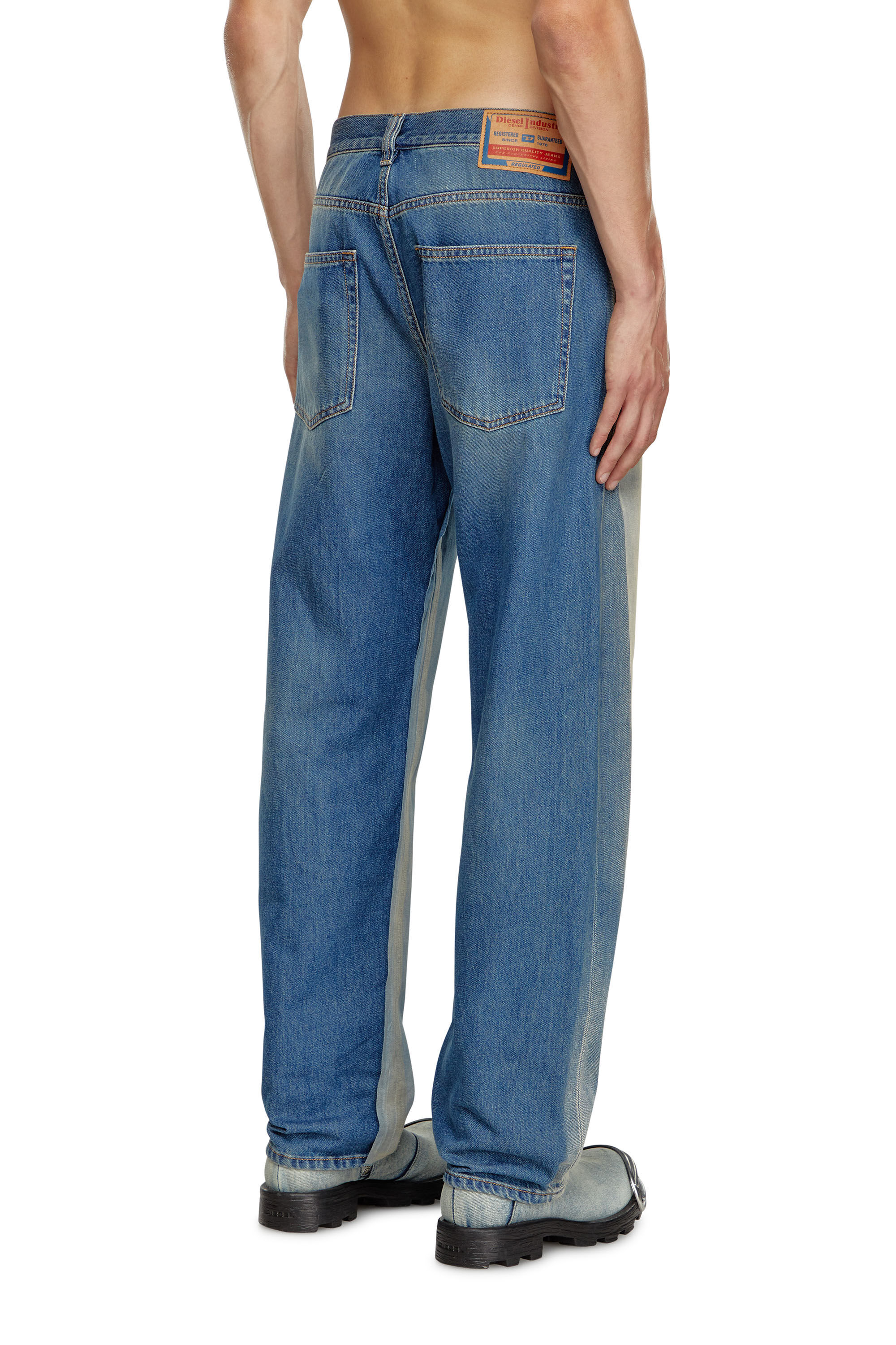 Herren Straight Jeans | Mittelblau | Diesel 2010 D-Macs 