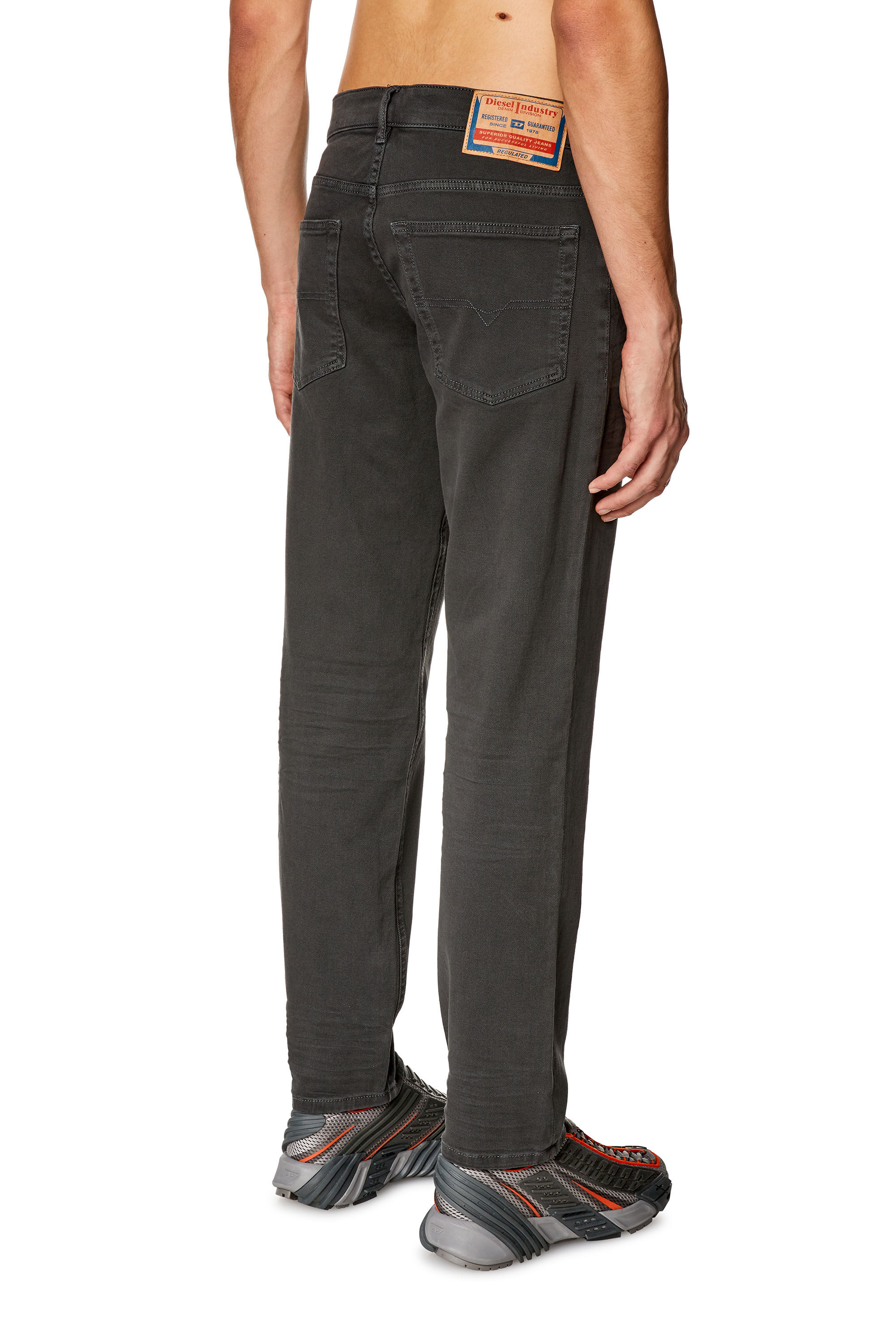 Diesel - Tapered Jeans 2023 D-Finitive 0QWTY, Dunkelgrau - Image 4