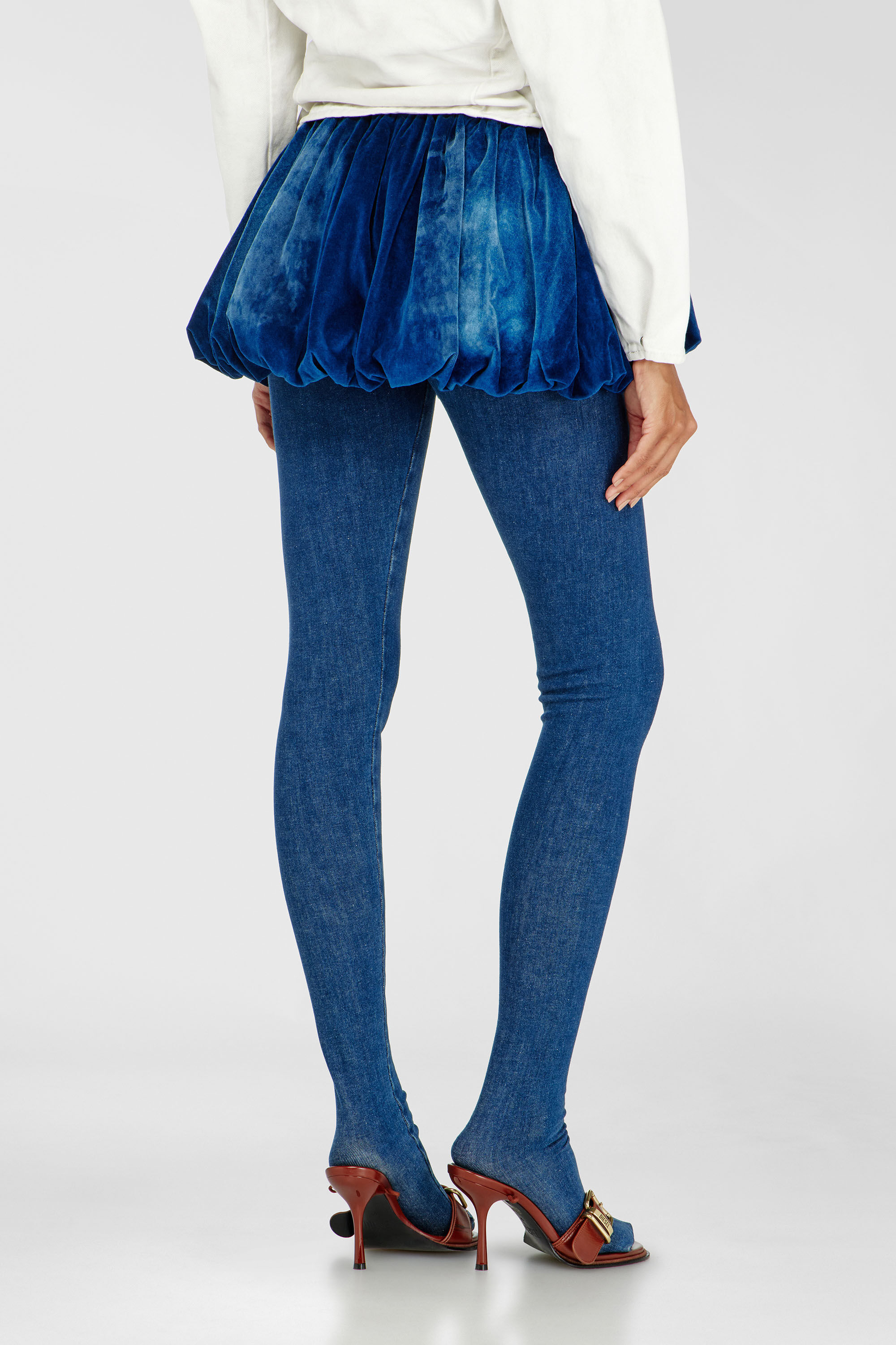 Diesel - DE-MUJ-FSJ1, Damen Kurzer Bubble-Rock aus Samt-Denim in Dunkelblau - 4