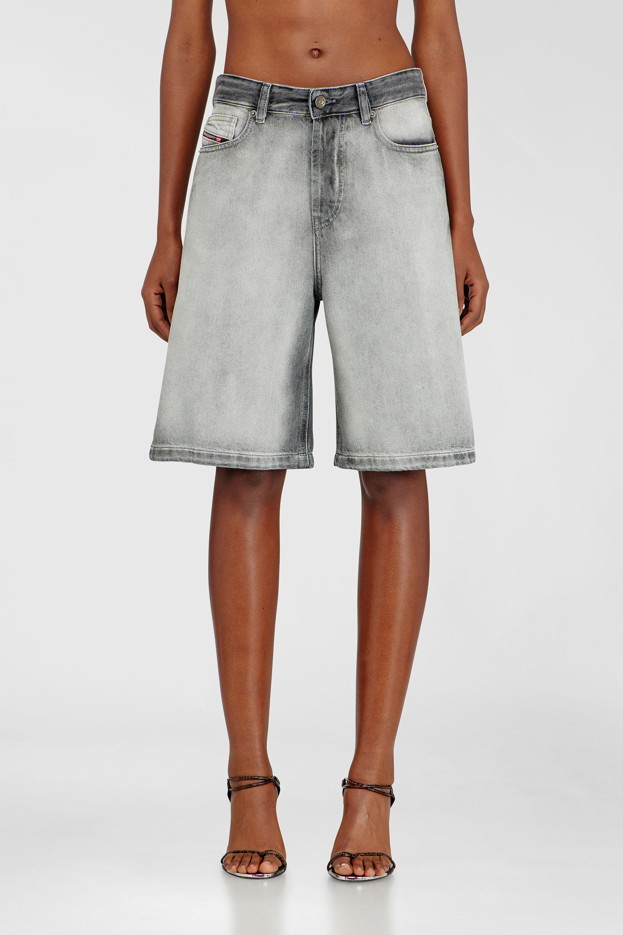 Diesel - DE-SIRE-SHORT-FSI, Damen Shorts aus weichem Skeleton-Denim in Grau - 3