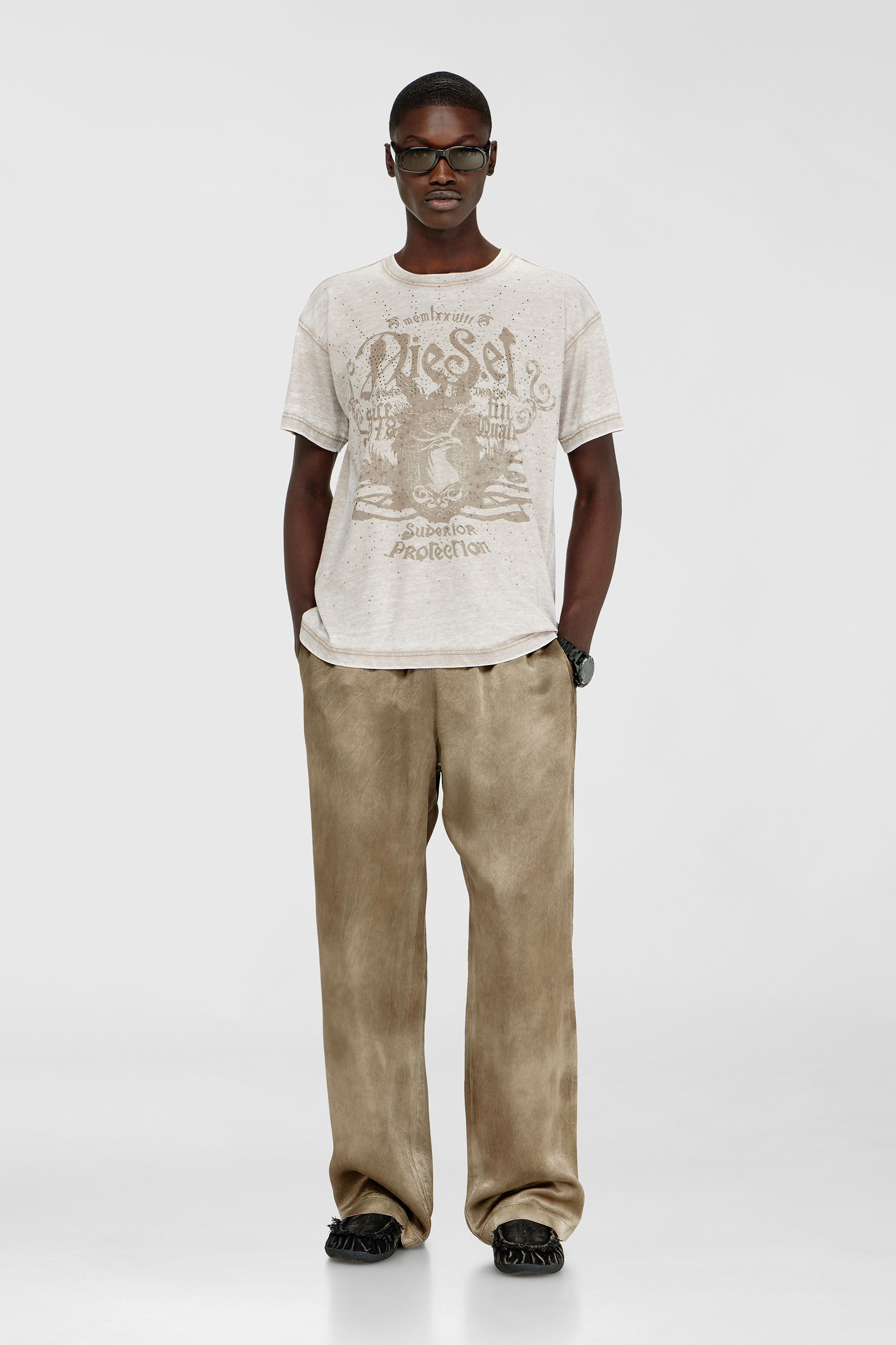 Diesel - T-NORM-AA8, Herren Jersey-T-Shirt mit burnout wash und Nieten in Beige - 1