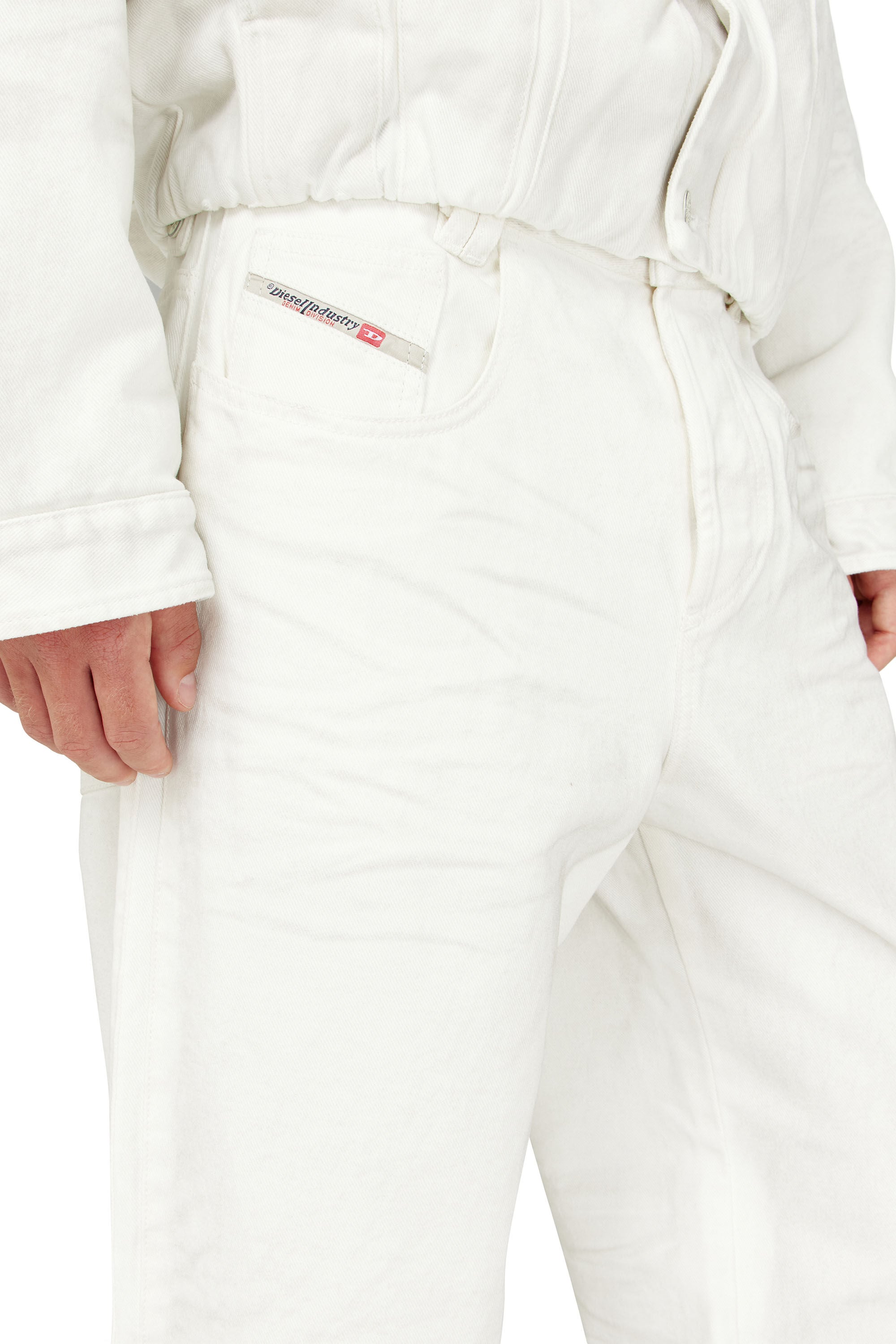 Diesel - Unisex Relaxed Jeans 1982 D-Hakou 007GG, Wei&szlig; - 9