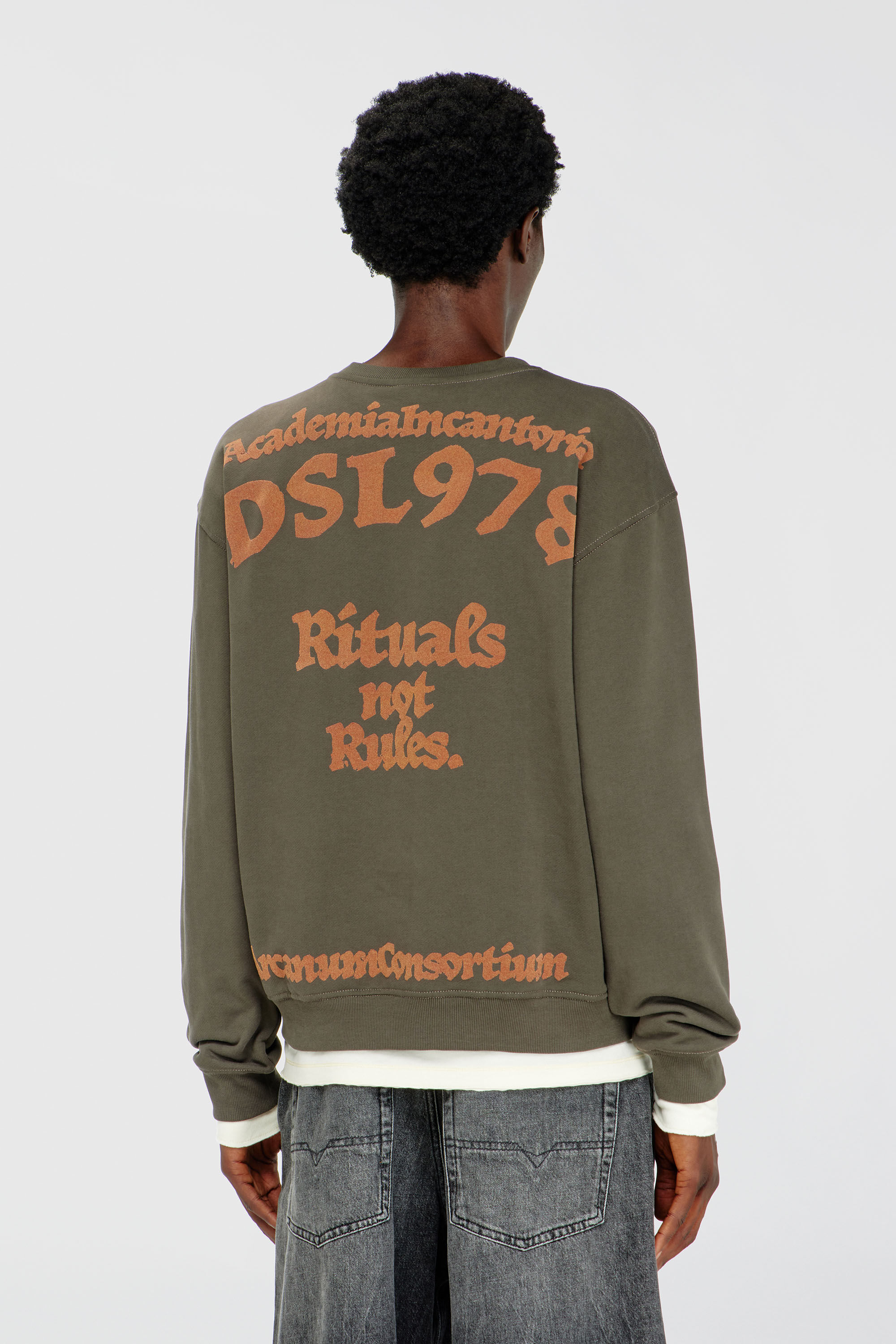 Diesel - S-NORM-AA4, Herren Sweatshirt mit Stickerei und Flockprint in Armeegr&uuml;n - 4