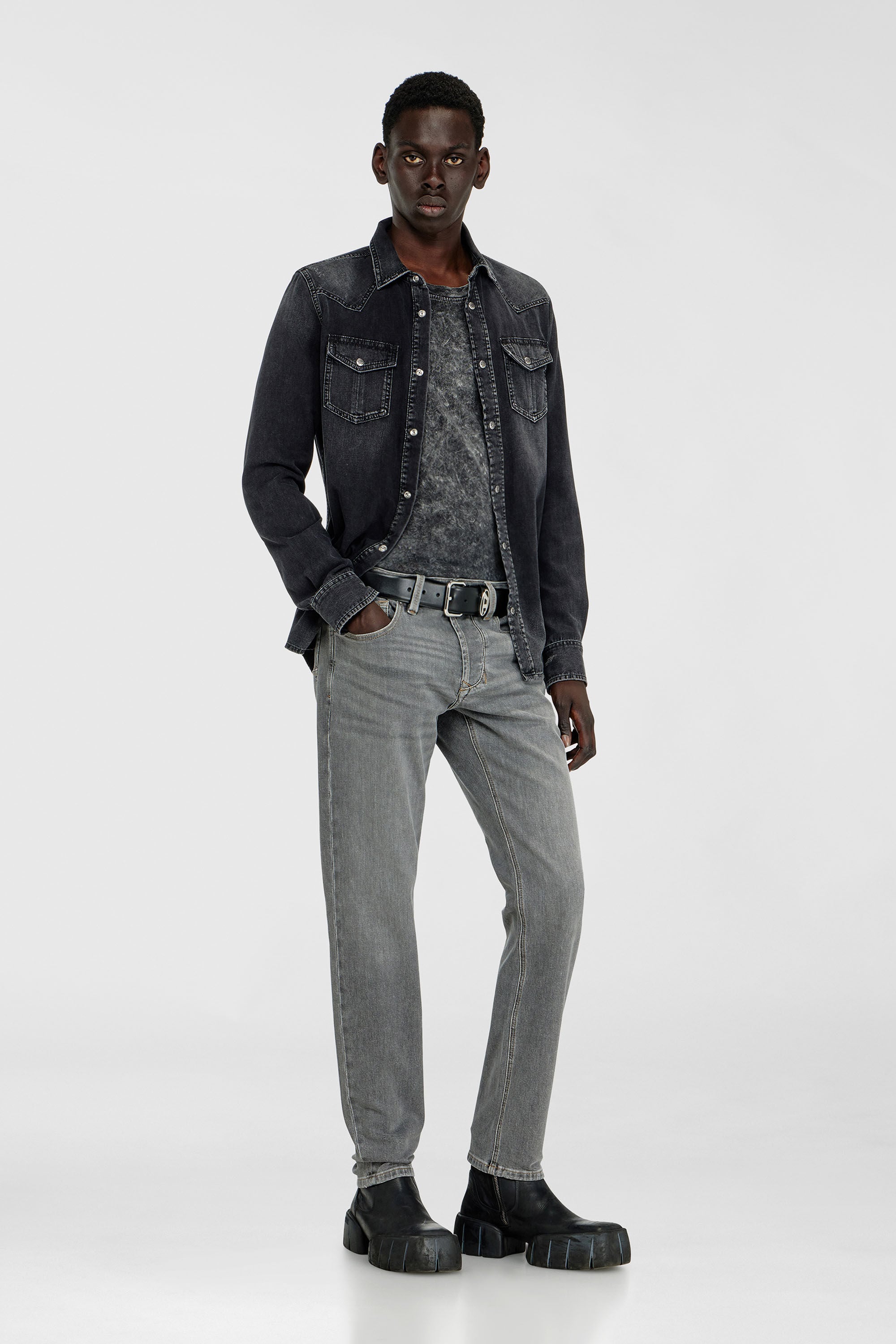Diesel - Herren Regular Jeans 1986 Larkee-Beex 0KBBI, Grau - 1