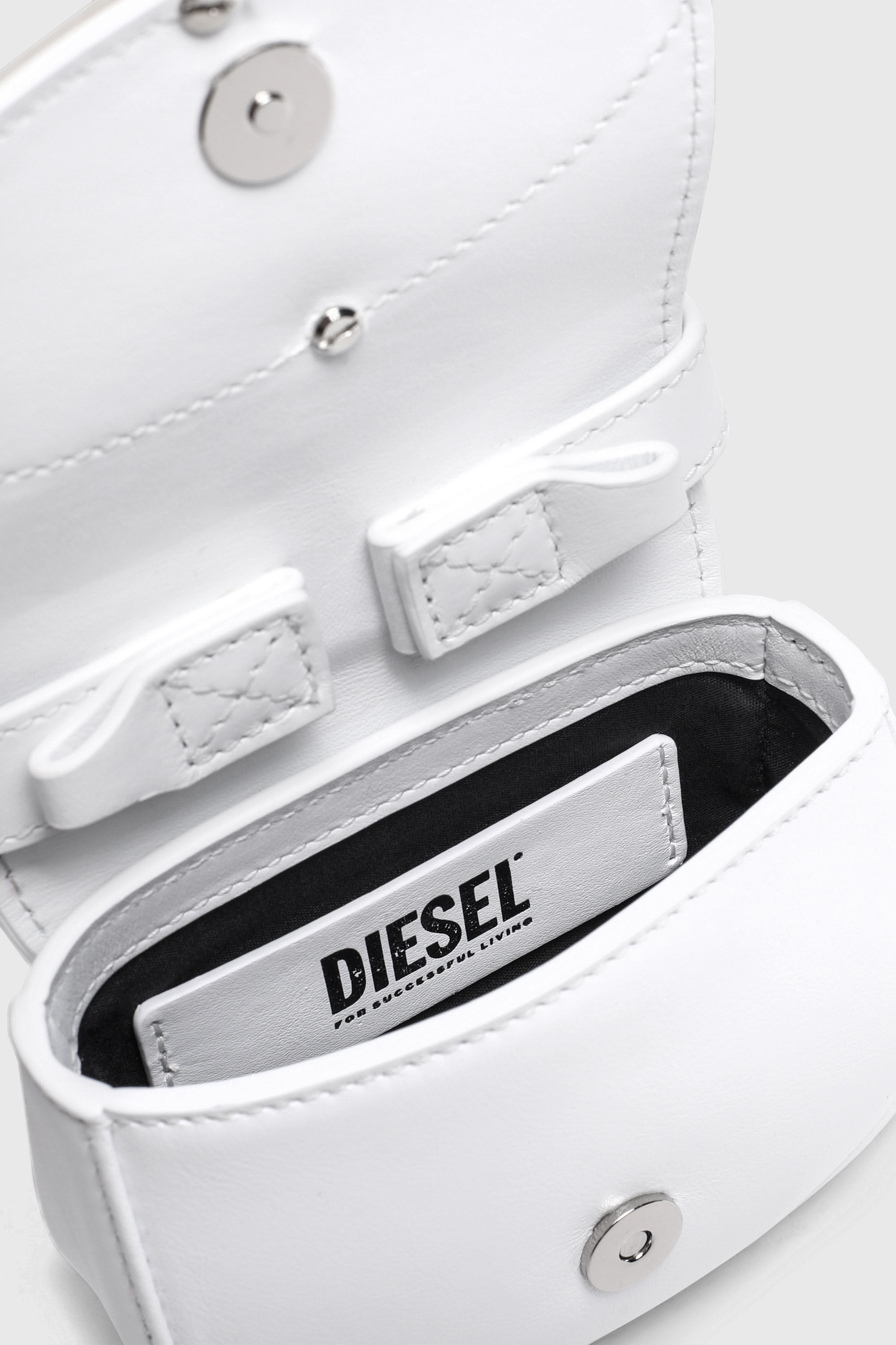 Diesel - 1DR XS, Damen 1DR XS-Ikonische Minitasche mit D logo-Plakette in Wei&szlig; - 4