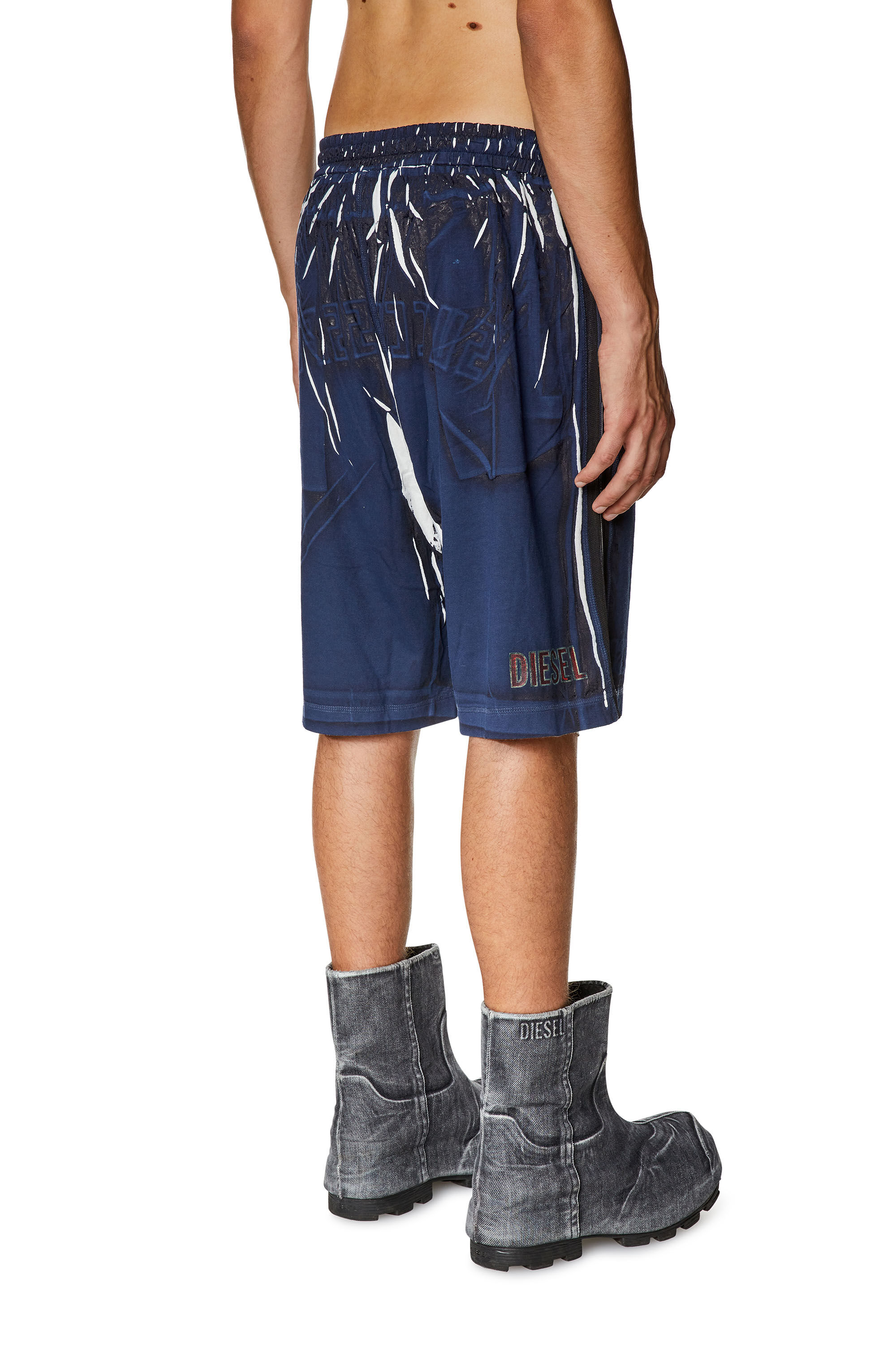 Diesel - P-ROWY, Herren Sweatshorts mit schattiertem Overprint in Dunkelblau - 4