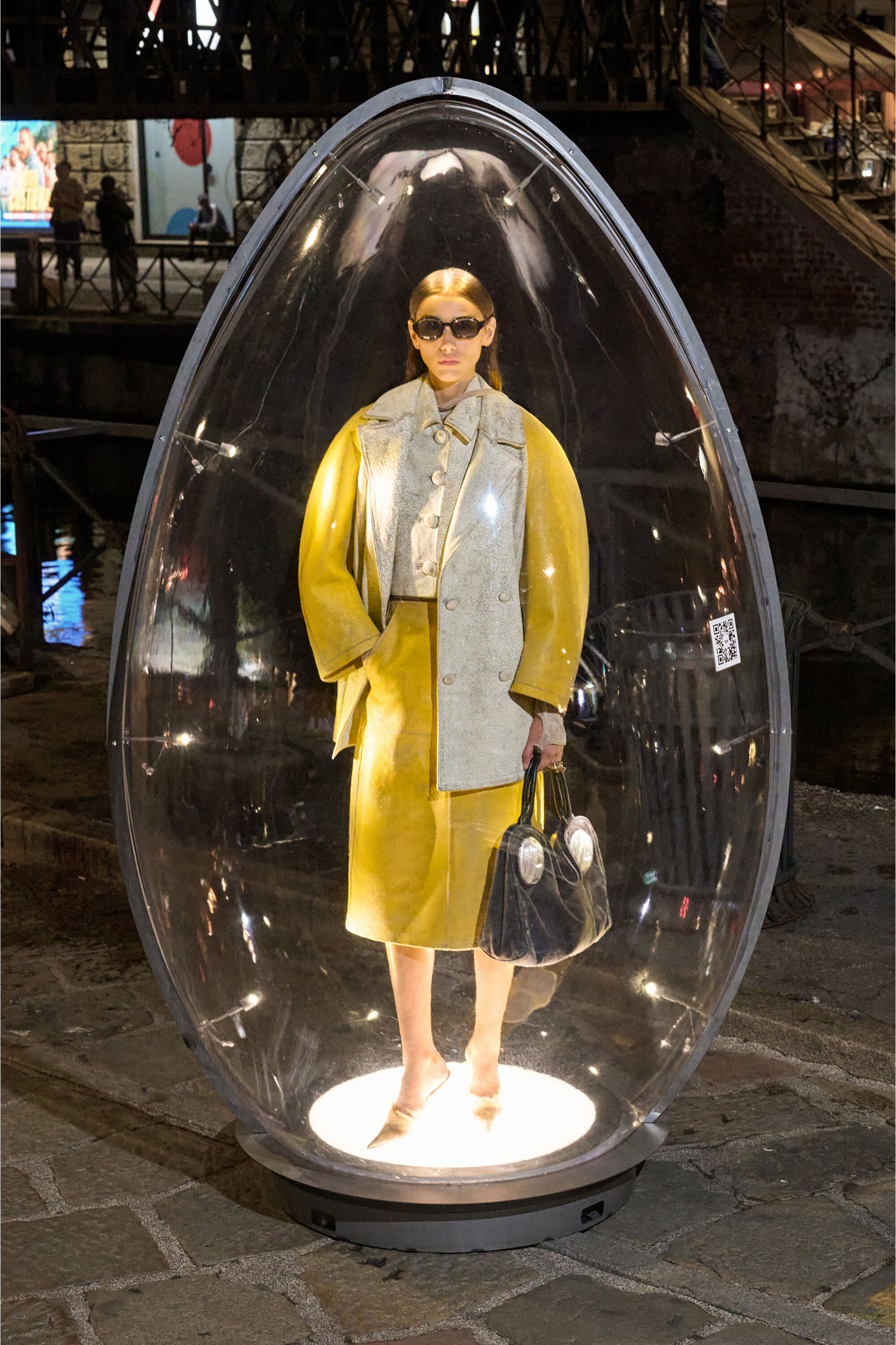 Diesel - L-UPIN, Damen Cabanmantel mit Kokon&auml;rmeln aus Cracked-Leder in Weiss/Gelb - 6