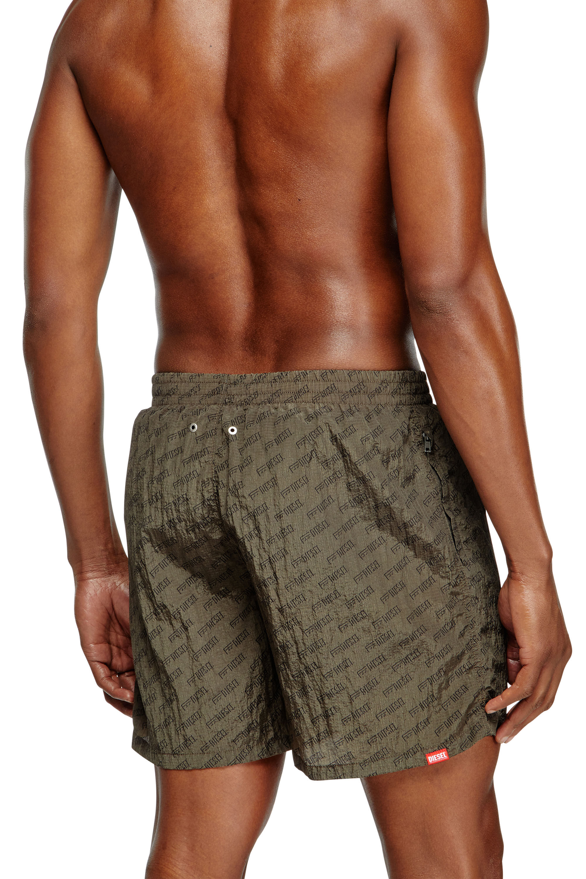 Diesel - DANIEL-41-MONO-UTLT, Herren Mittellange Badeshorts mit Allover-Logo in Braun - 3