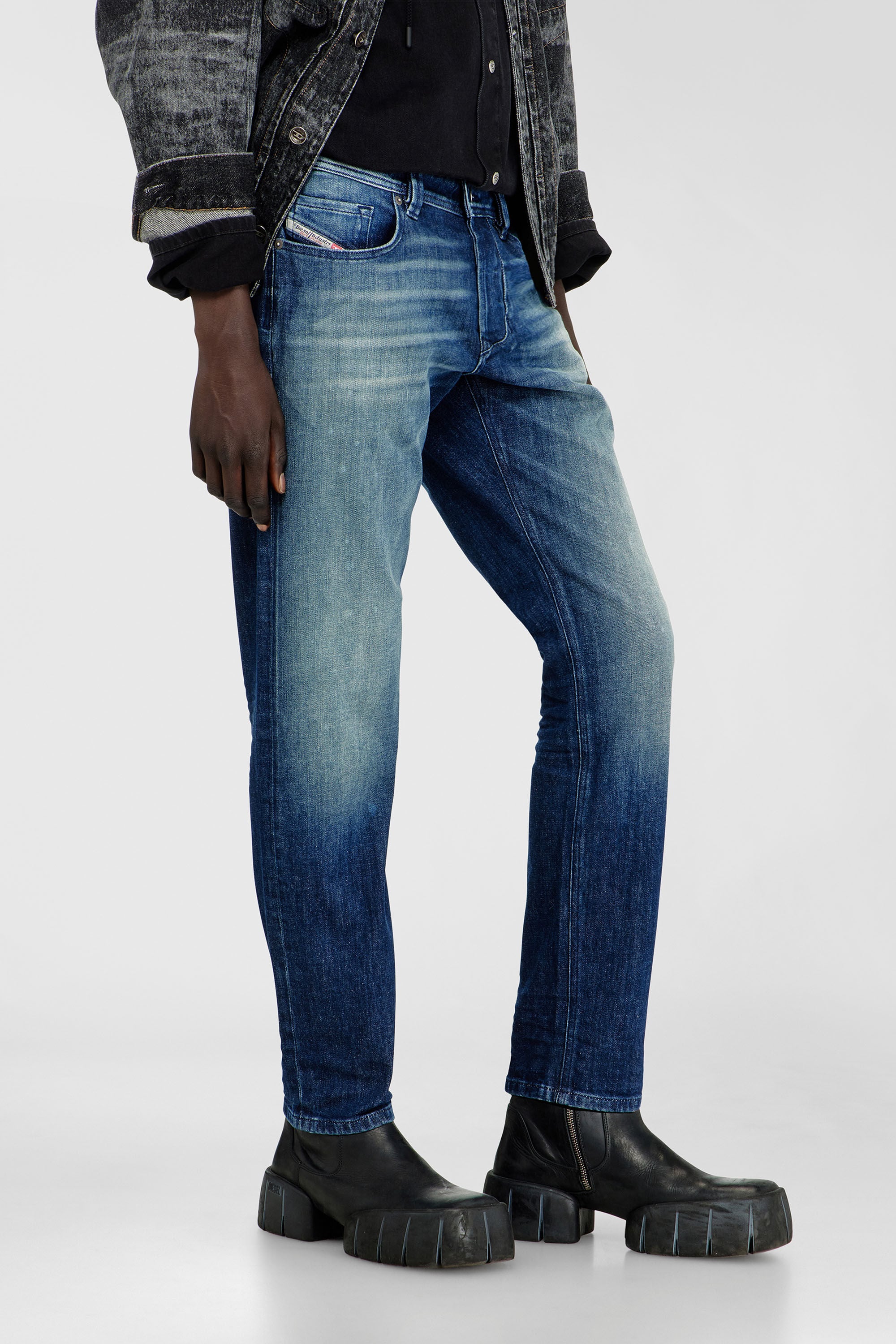 Diesel - Herren Regular Jeans 1986 Larkee-Beex 0KBBR, Dunkelblau - 7