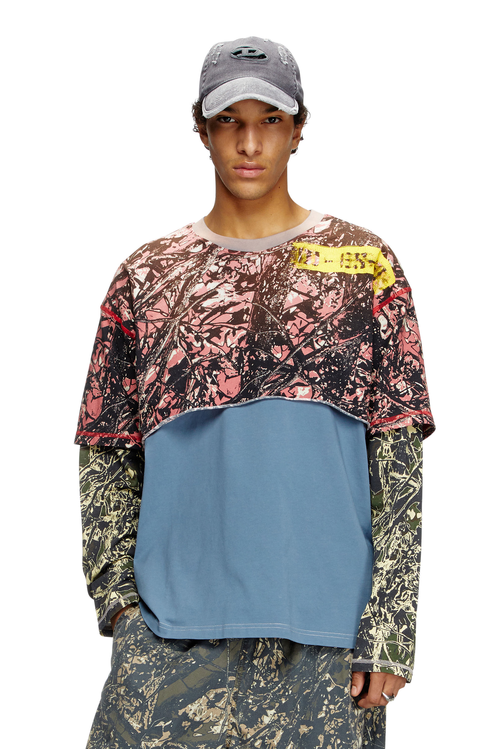 Diesel - T-BESH-CAMOU, Herren Lagen-T-Shirt mit Camouflage-Motiv in Blau/Rosa - 3