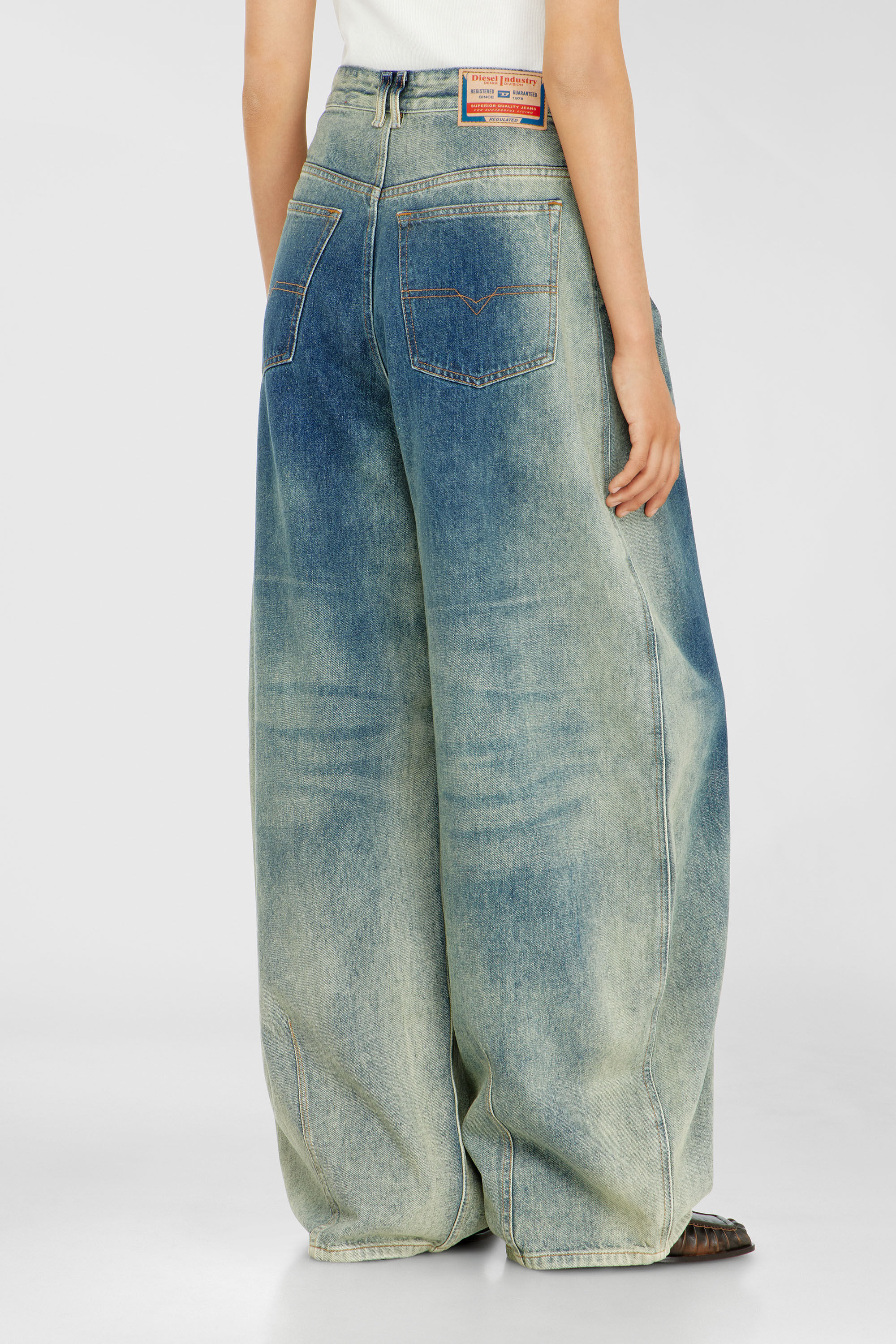 Diesel - Damen Relaxed Jeans 1987 D-Khelz 007EF, Mittelblau - 5