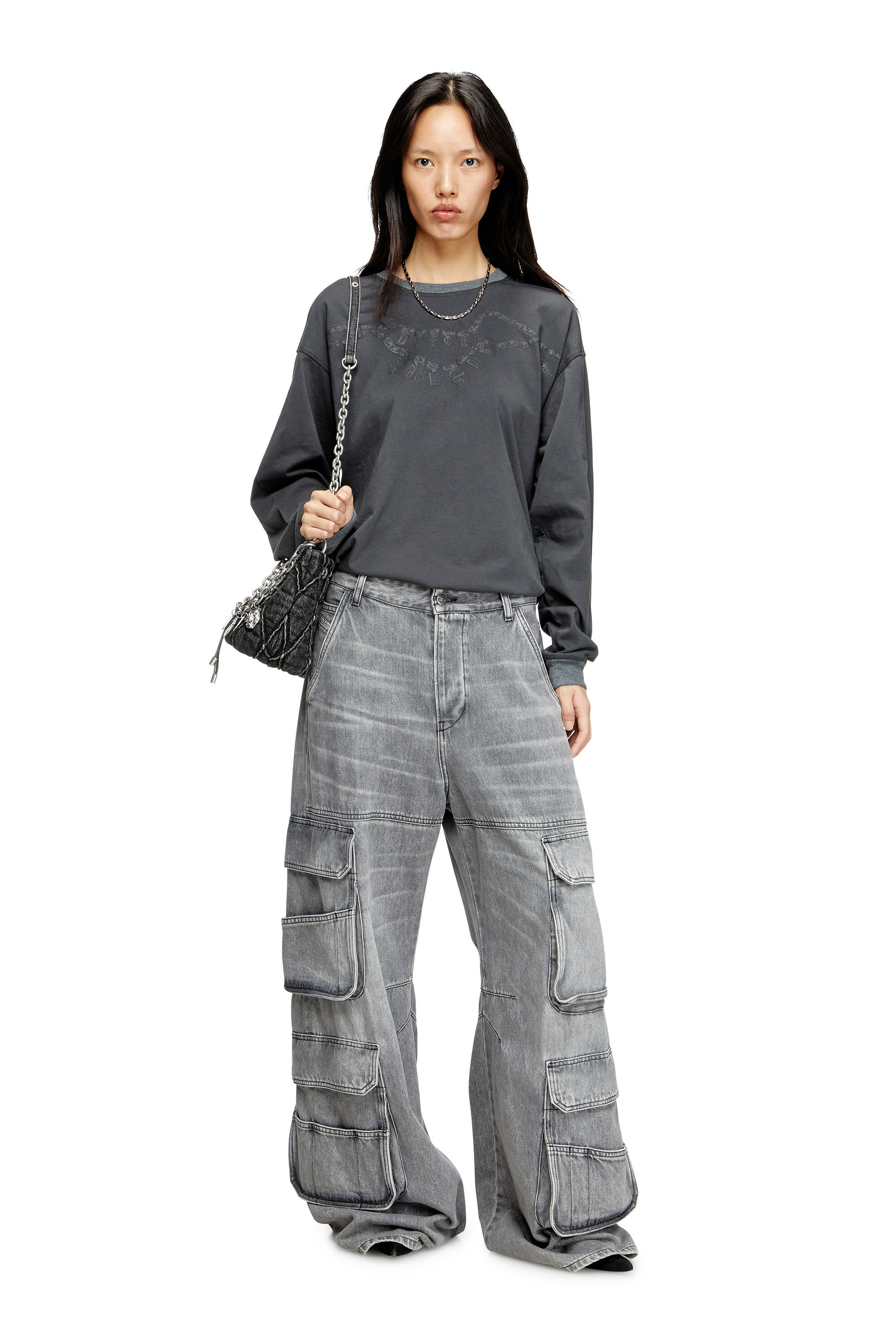 Diesel - T-BOXT-LS-HOSHI, Unisex Langarm-T-Shirt mit Anhänger-Halskette-Print in Dunkelgrau - 6