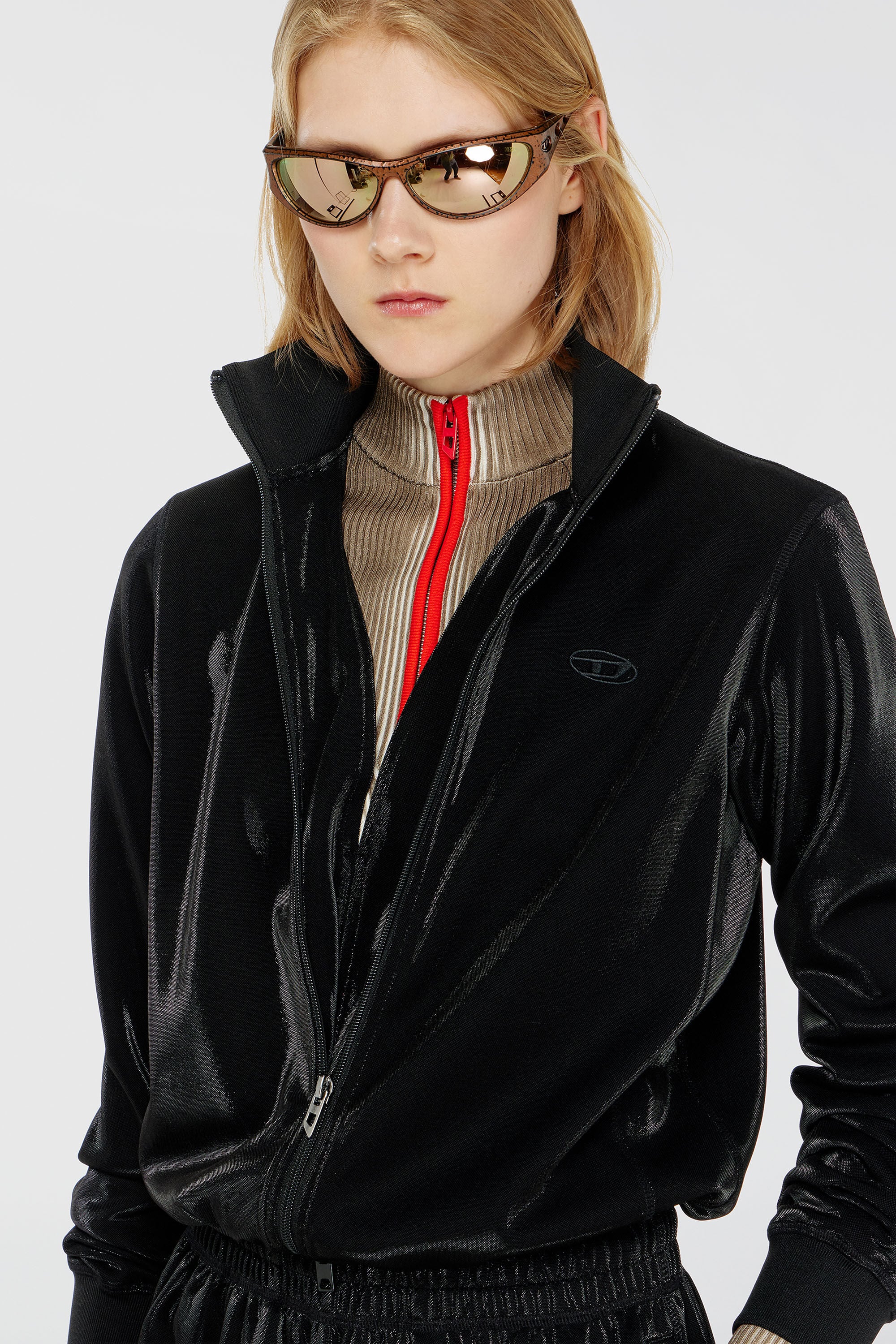 Diesel - F-ROSY, Damen Sweatshirt mit gl&auml;nzendem Piquet-Effekt und Rei&szlig;verschluss in Schwarz - 5