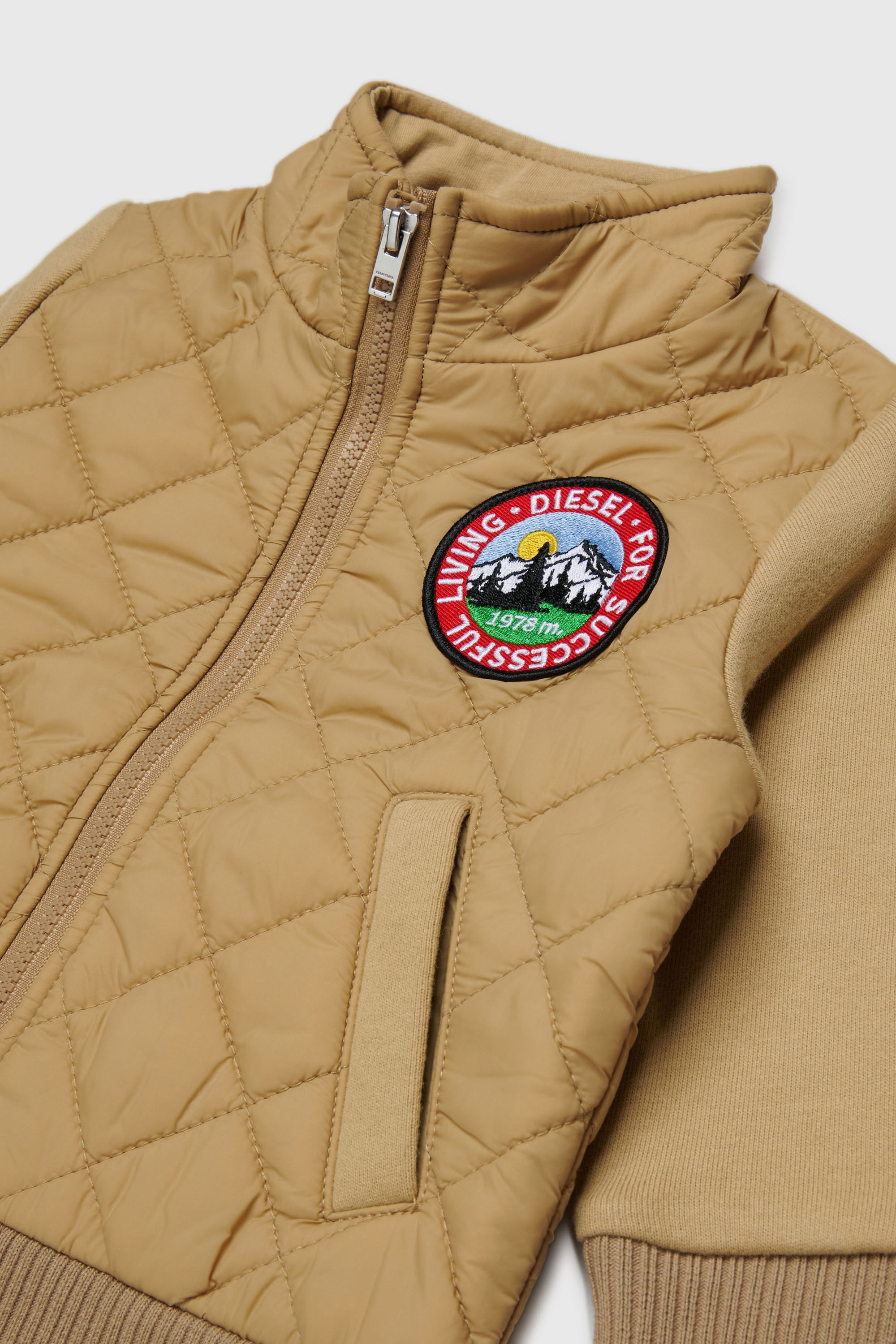 Diesel - SMONTB, Unisex Gestepolsterte Nylonjacke mit Baumwoll&auml;rmeln in Braun - 3