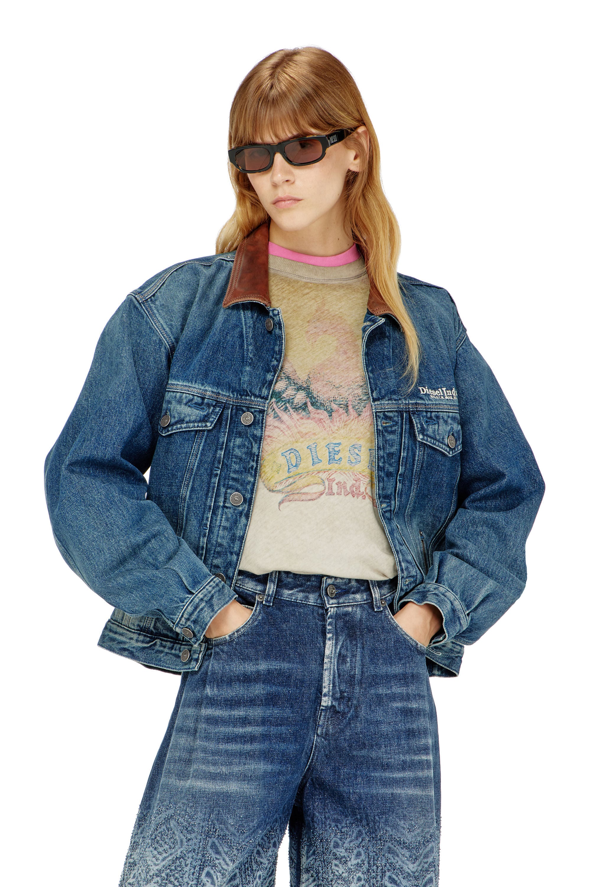 Diesel - D-DENVER-S1, Unisex Jeans-Truckerjacke mit kontrastierenden Lederbes&auml;tzen in Blau - 6