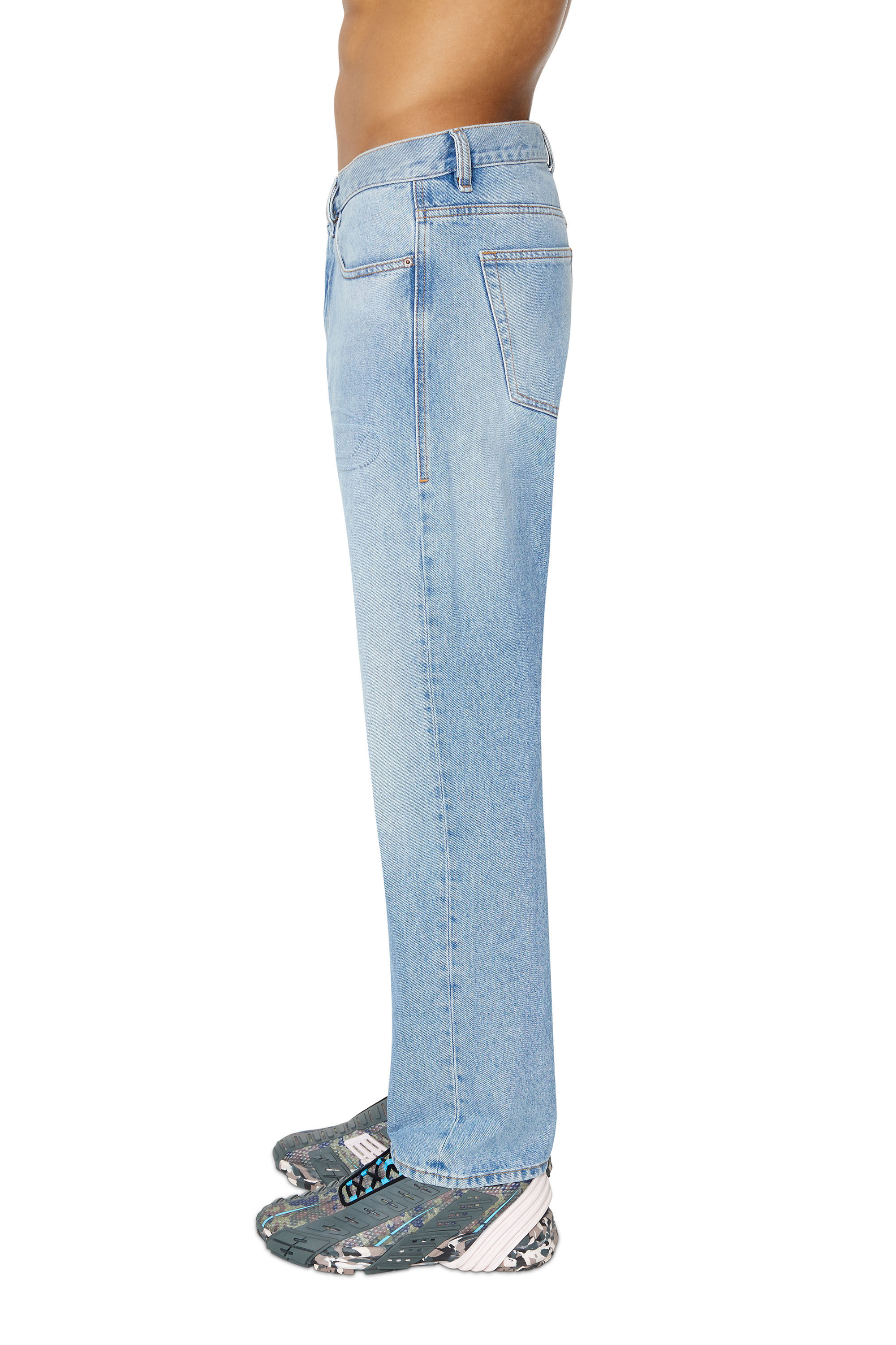 Diesel - 2020 D-Viker 007G6 Straight Jeans, Hellblau - Image 5