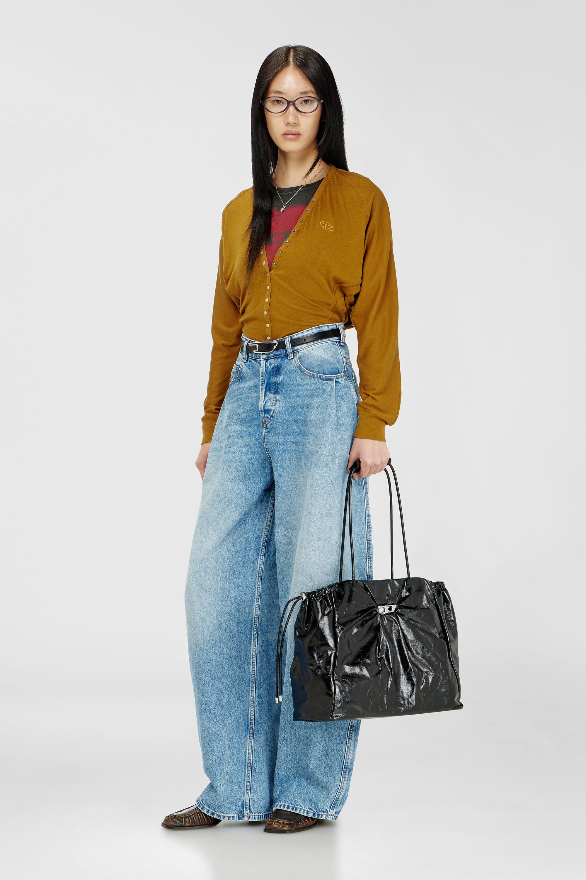Diesel - SCRUNCH-D TOTE E/W, Damen Scrunch-D - Tote-Bag aus gl&auml;nzendem, geknittertem Leder in Schwarz - 1