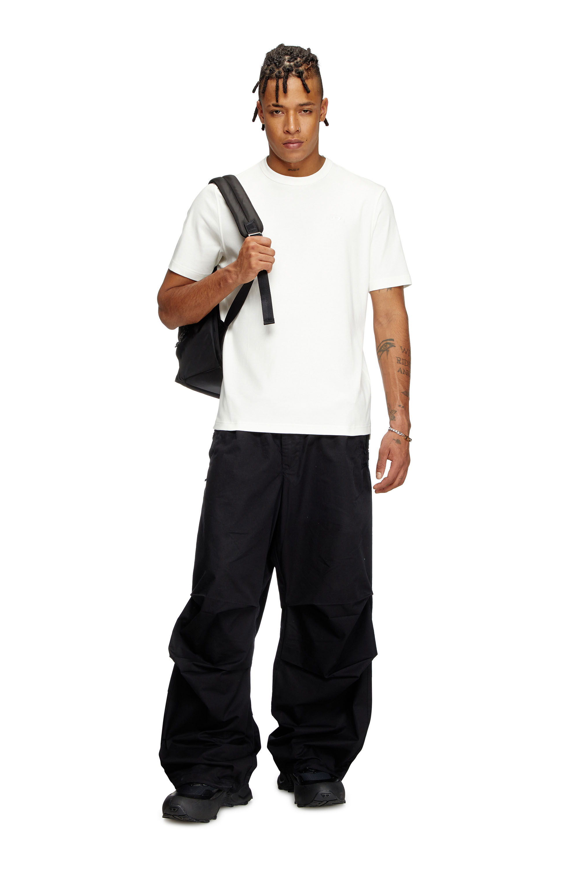 Diesel - T-ADJUST-SLITS-R17, Herren T-Shirt mit farblich abgestimmter Logo-Stickerei in Weiß - 1