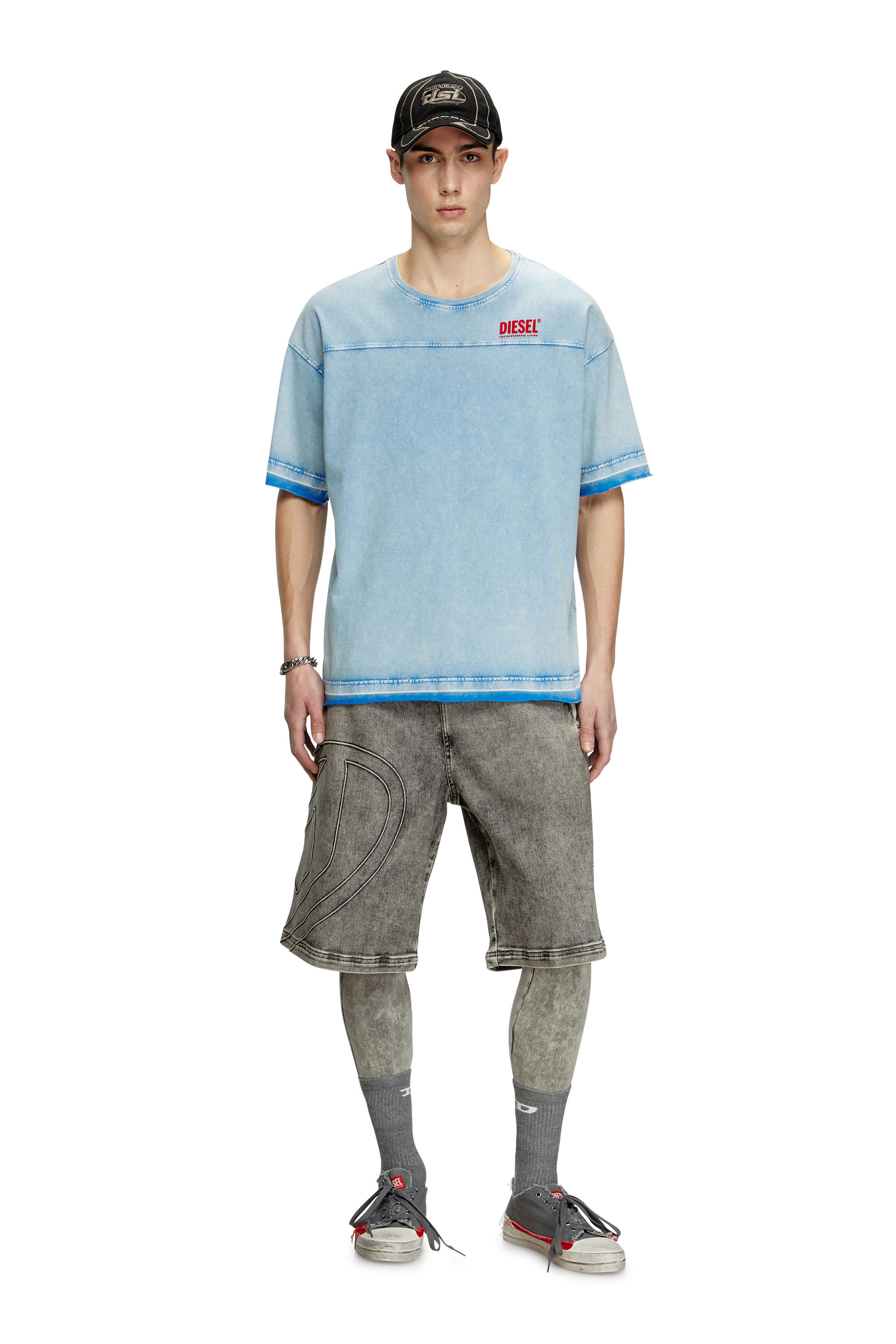 Diesel - T-HOXT, Herren T-Shirt in Denim-Optik mit freigesetzten Säumen in Hellblau - 1