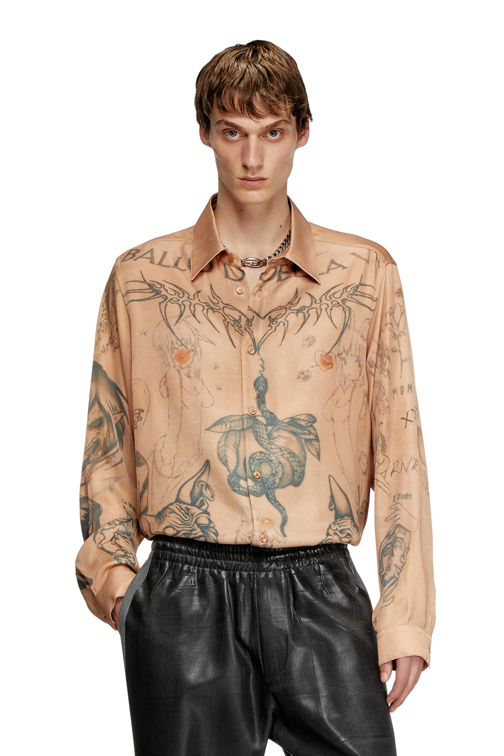 Diesel - S-SIMPLY-TTO-DD, Unisex Fließendes Shirt aus Satin mit Tattoo-Print in Beige - 3