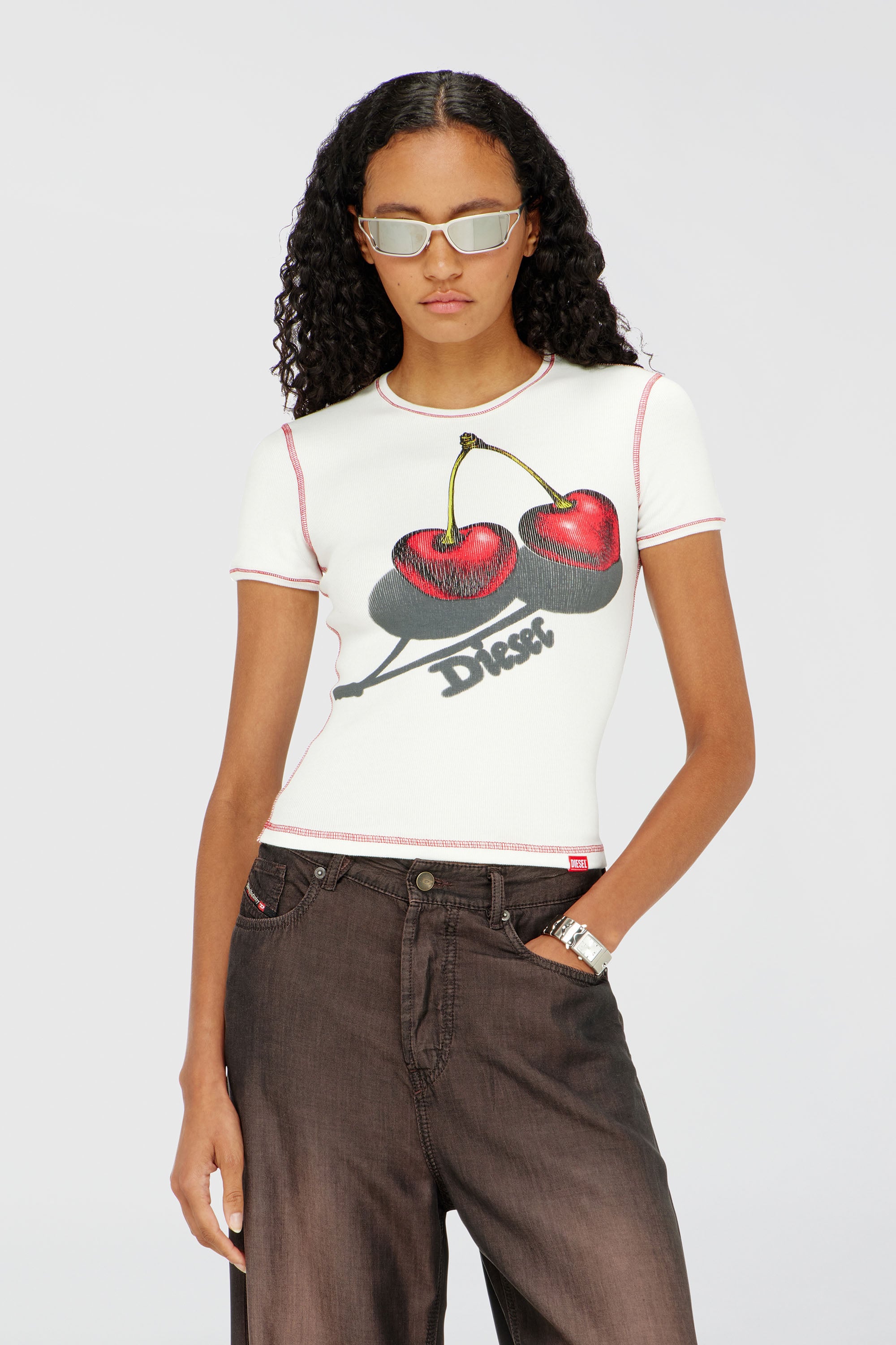 Diesel - SV-T-ELE-CHER, Damen Schlank geschnittenes Baumwoll-T-Shirt mit Kirschdruck in Wei&szlig; - 1