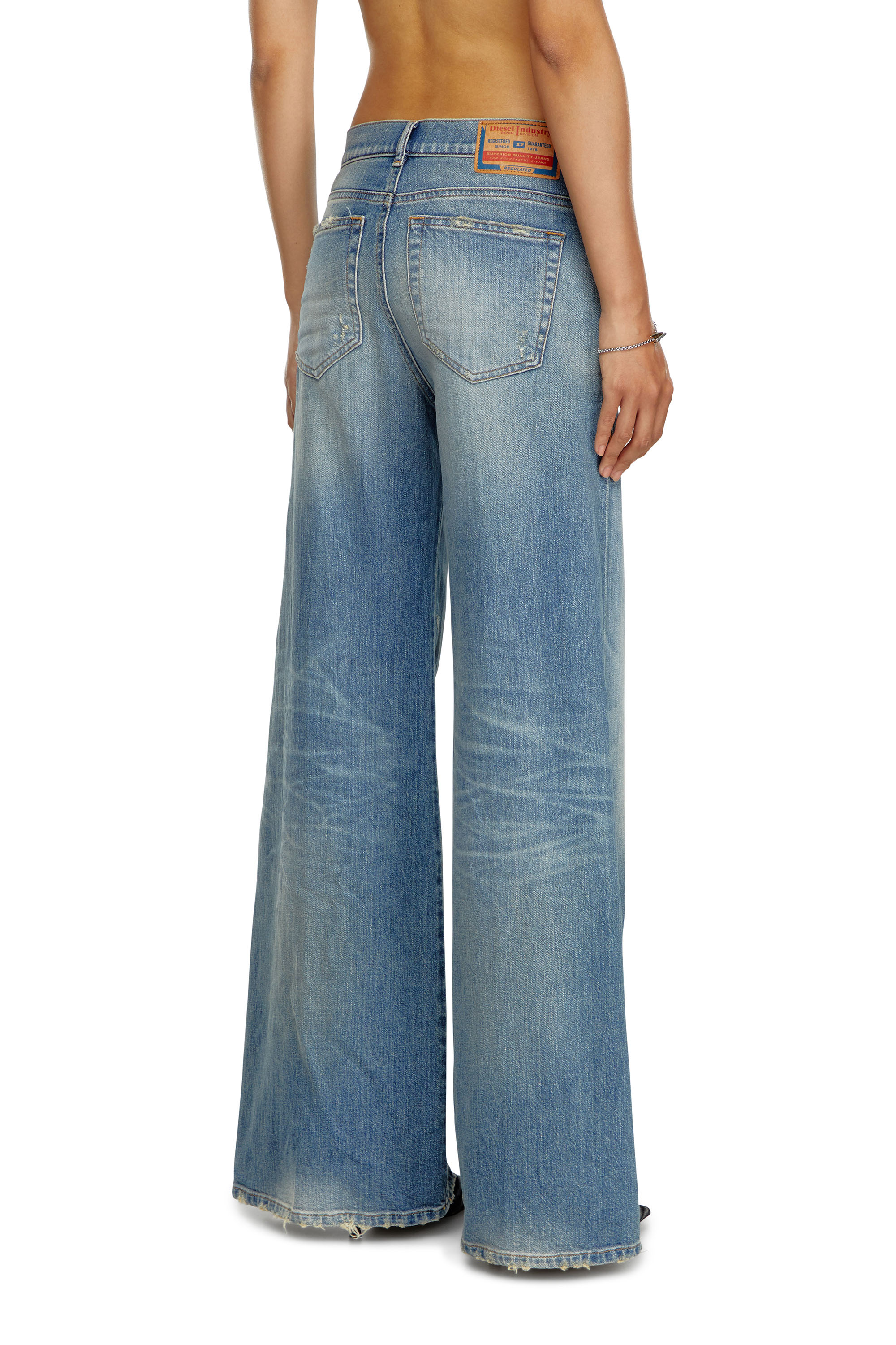 Diesel - Damen Flare Jeans 1978 D-Akemi 09J44, Mittelblau - 4