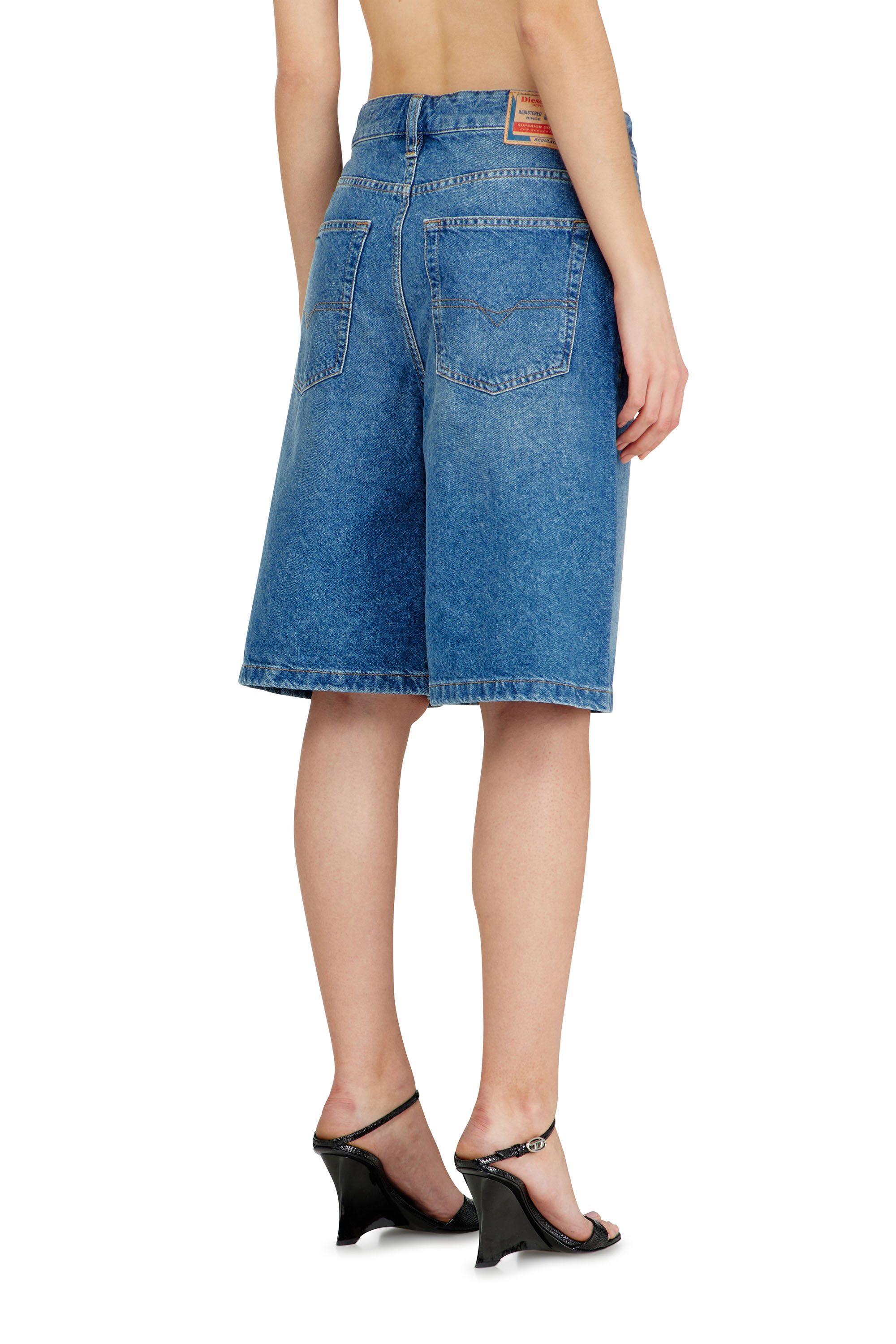 Diesel - DE-SIRE-SHORT, Damen Shorts aus clean-gewaschenem Denim in Blau - 4