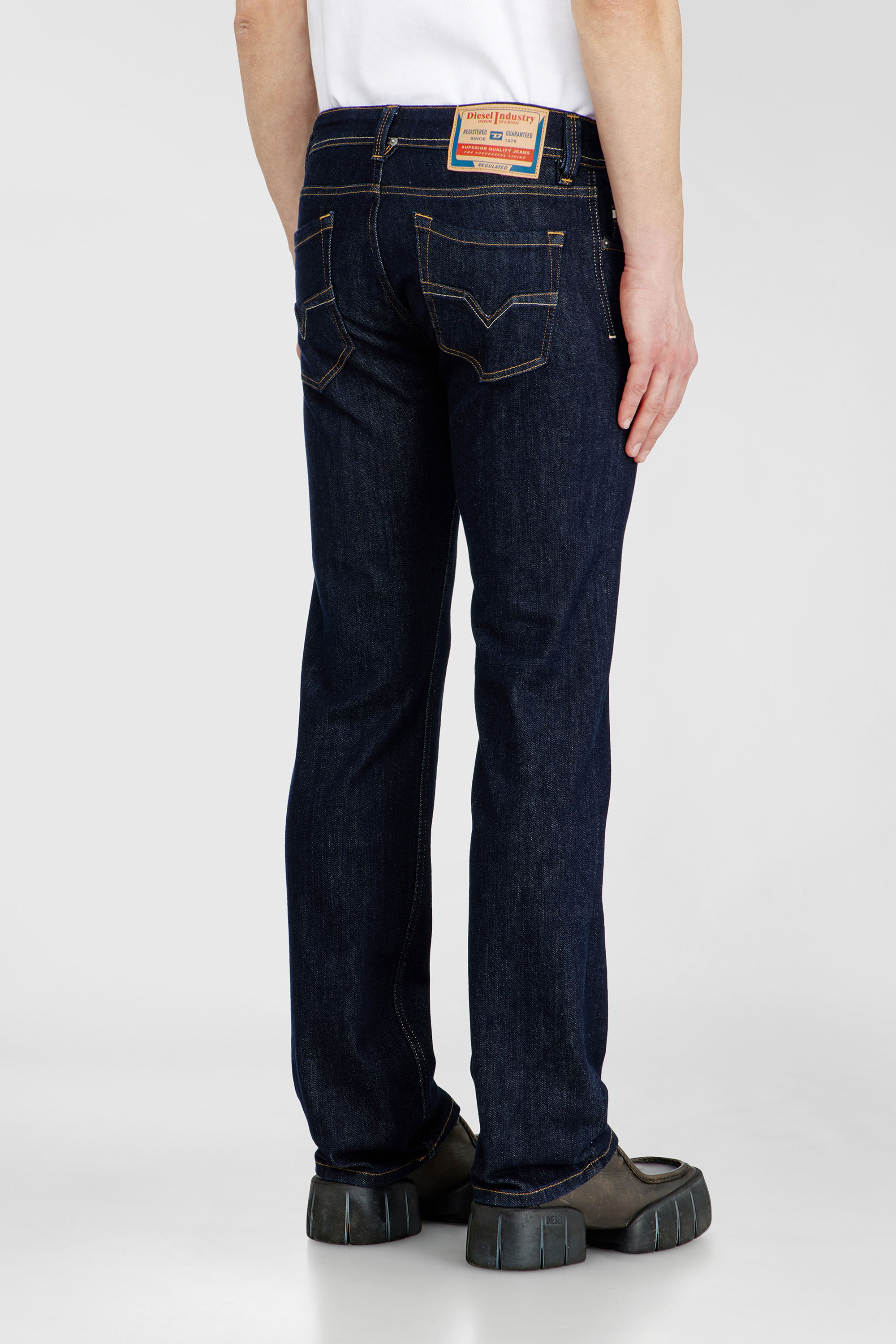 Diesel - Herren Regular Jeans 1985 Larkee 0DBEJ, Dunkelblau - 5