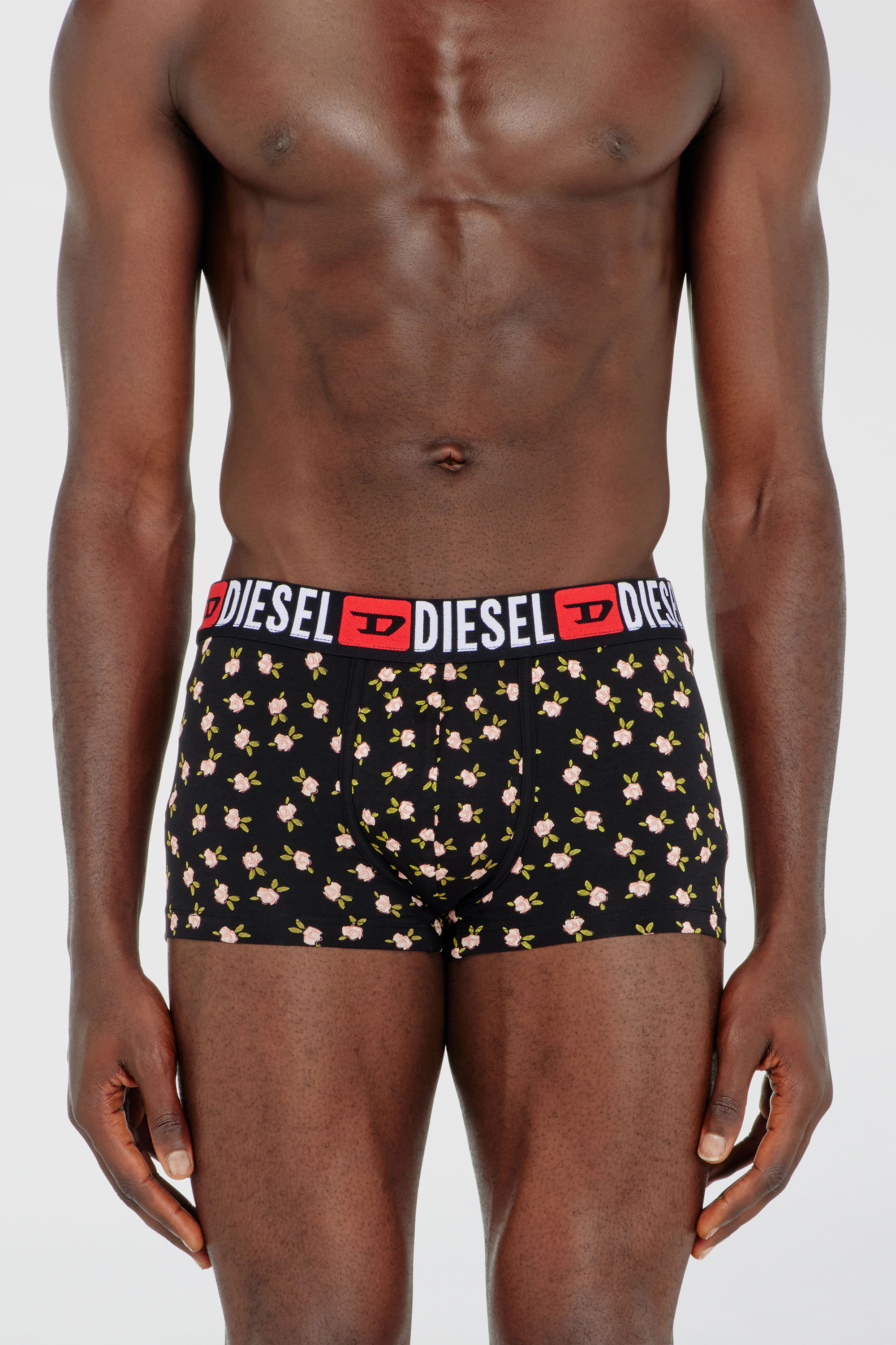 Diesel - UMBX-DAMIENTHREEPACK, Herren 3er-Pack Stretch-Baumwoll-Trunks mit Blumenmuster in Schwarz/ Rot - 2