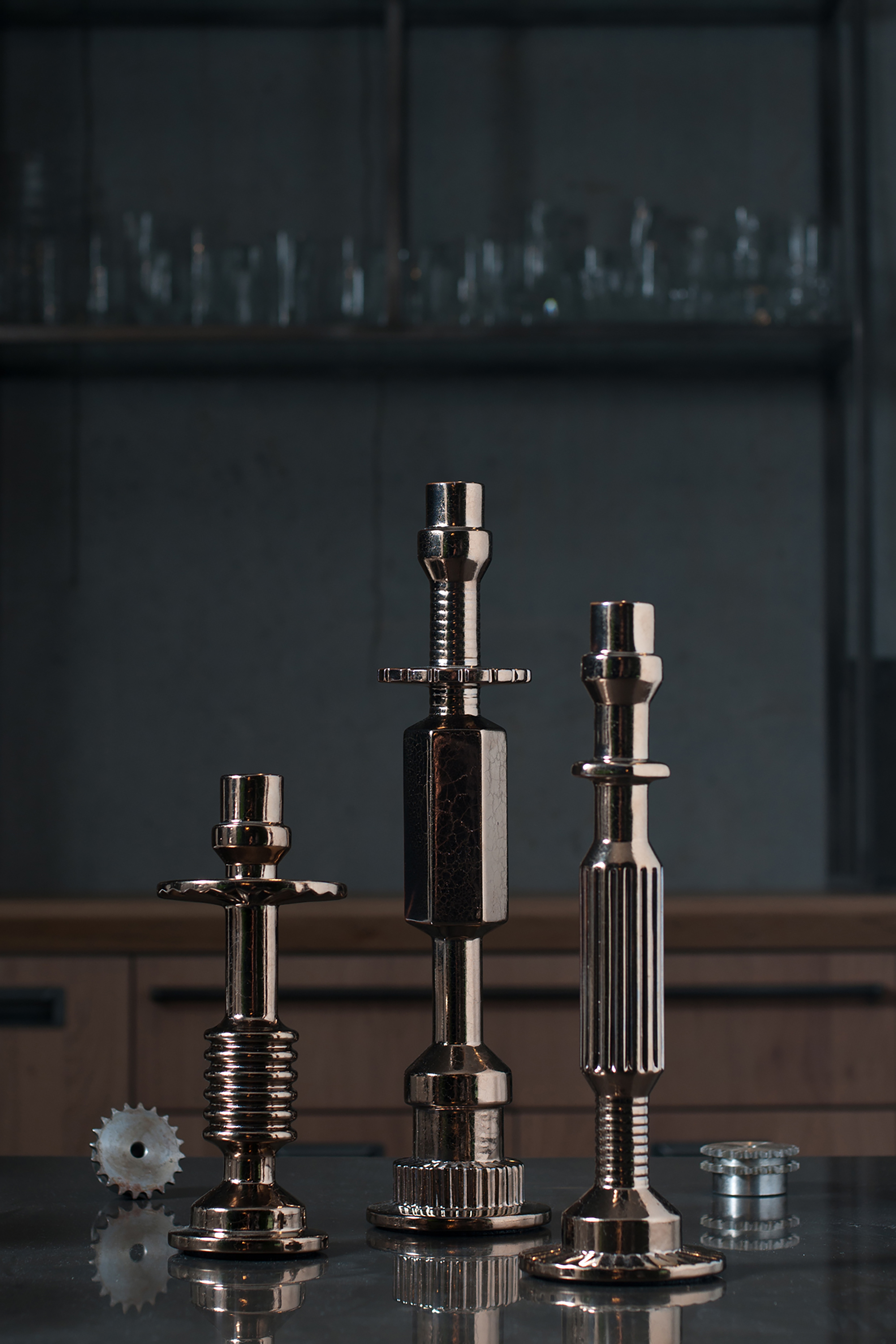 Diesel - 10954 TRANSMISSION, Unisex Kleiner Kerzenständer aus bronzefarbenem Porzellan in Bronze - 3