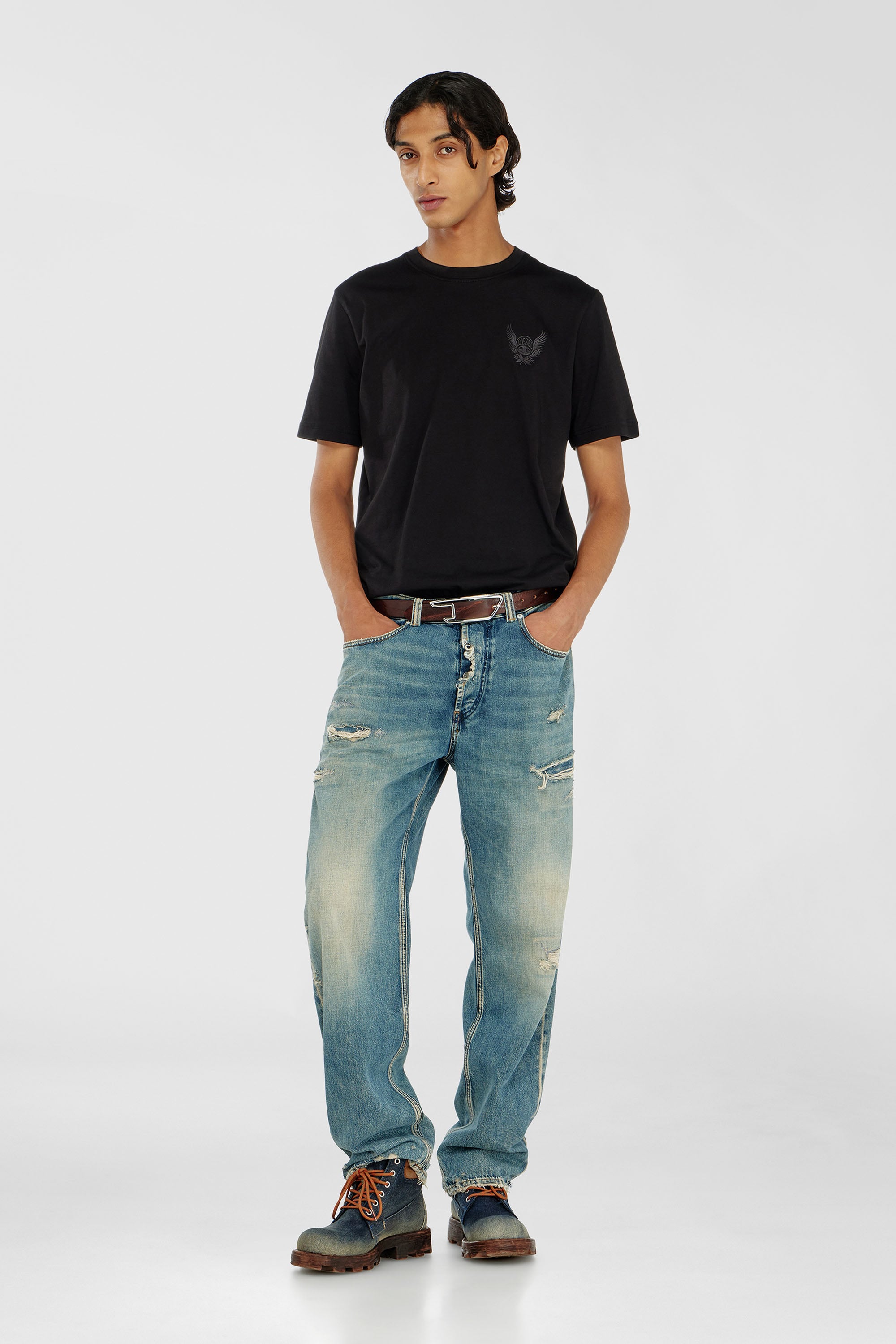 Diesel - T-ADJUST-AA8, Herren Baumwoll-T-Shirt mit Logo-Motiv auf der Brust in Schwarz - 1