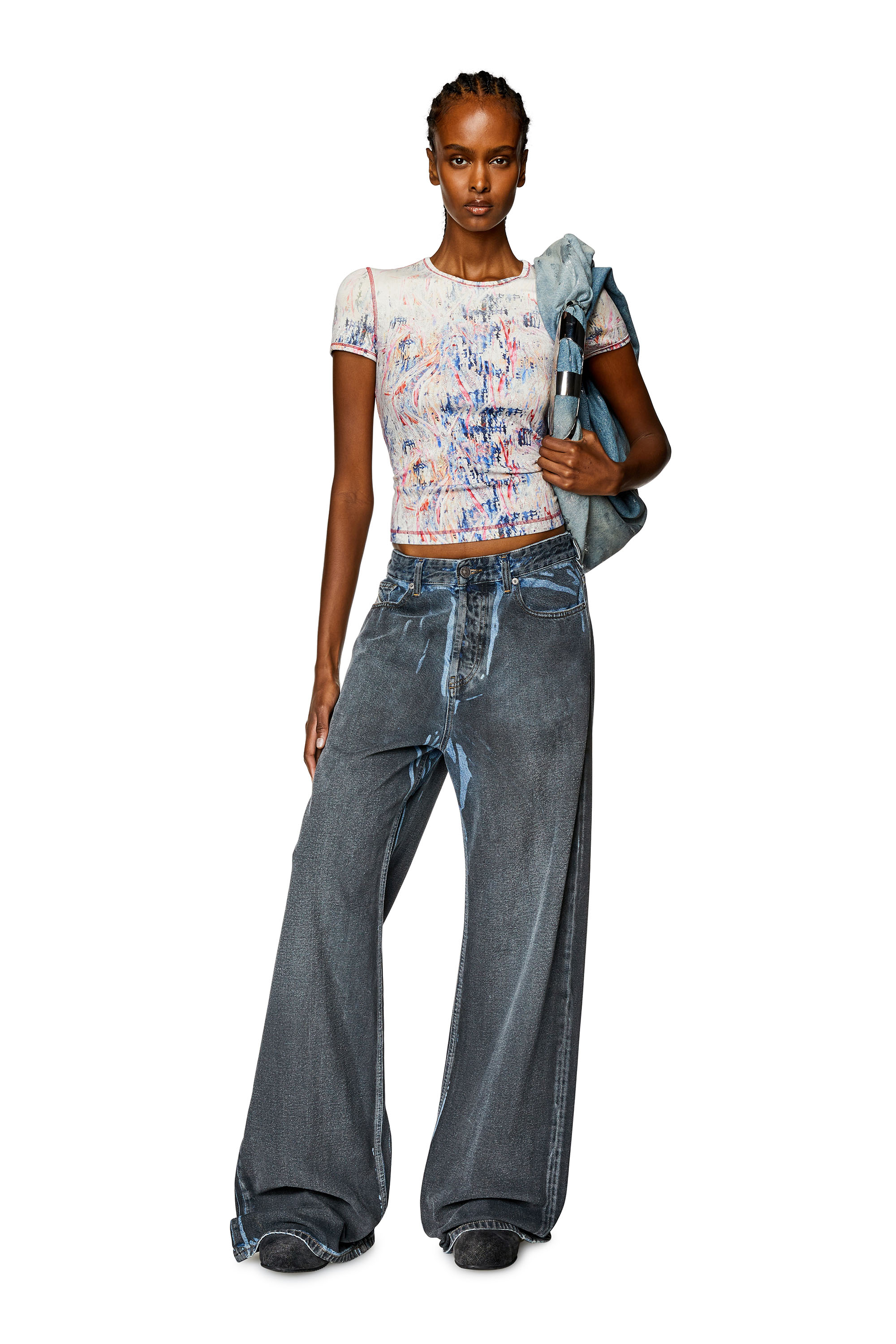 Diesel - T-ELE-LONG-N1, Damen Geripptes T-Shirt mit Spraybehandlung in Rosa/Weiss - 1