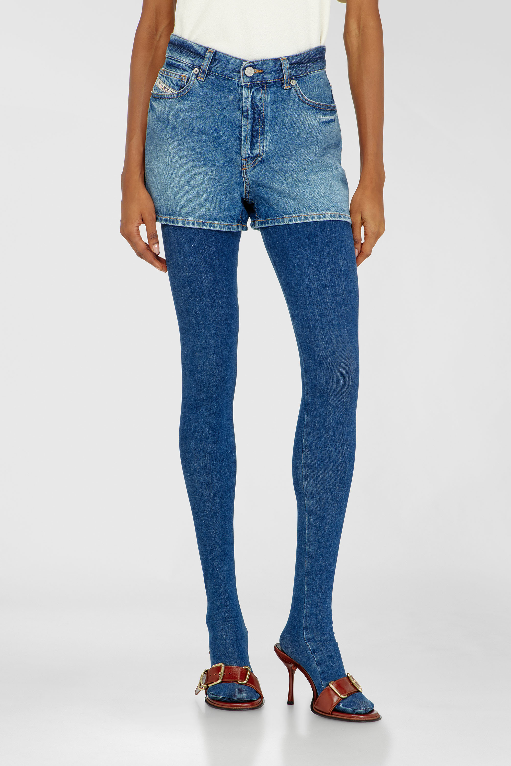 Diesel - DE-HELIOS, Damen Jeansshorts aus getragenem Denim in Mittelblau - 3