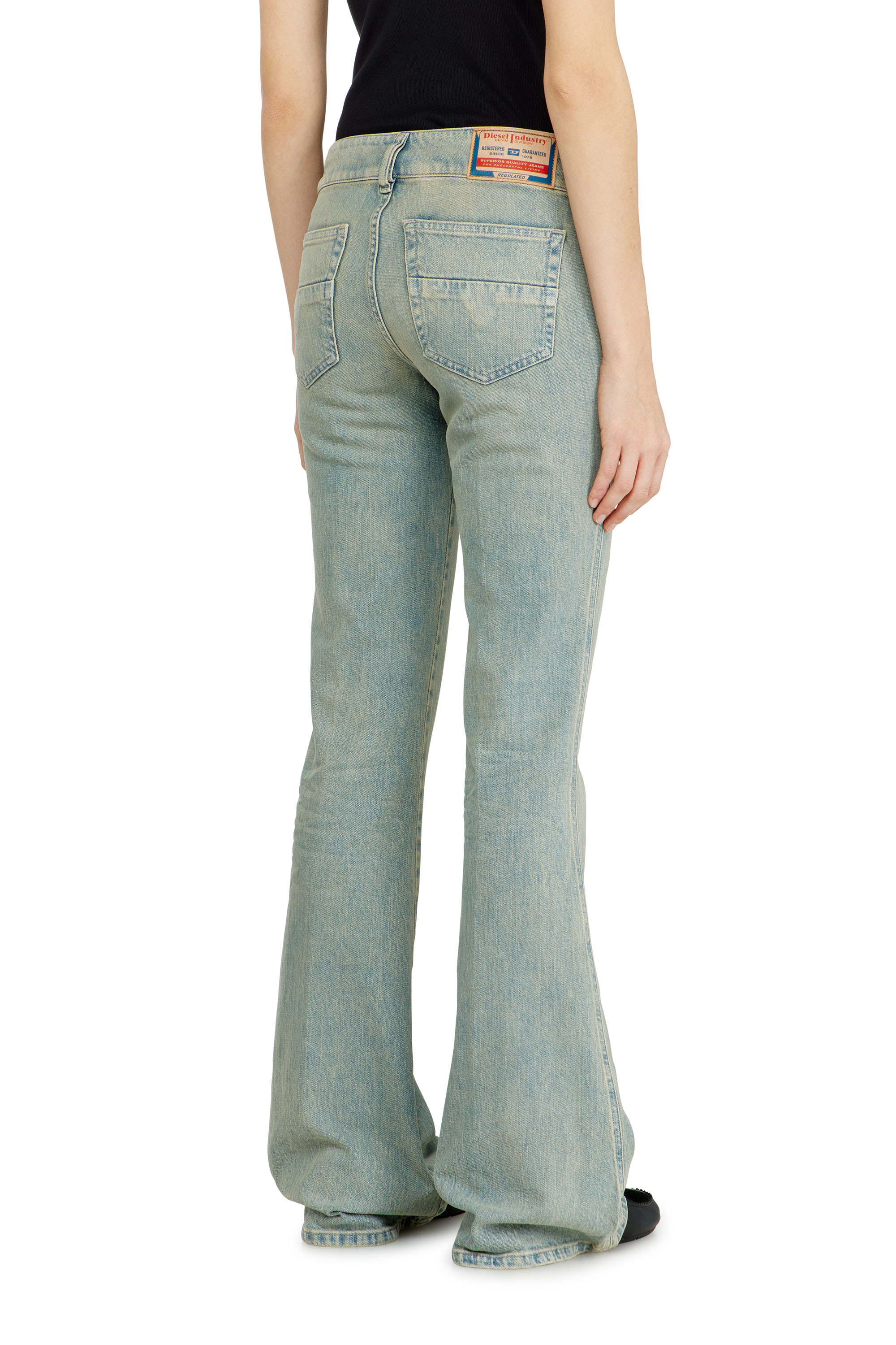 Diesel - Damen Bootcut Jeans D-Hush 09N33, Mittelblau - 5