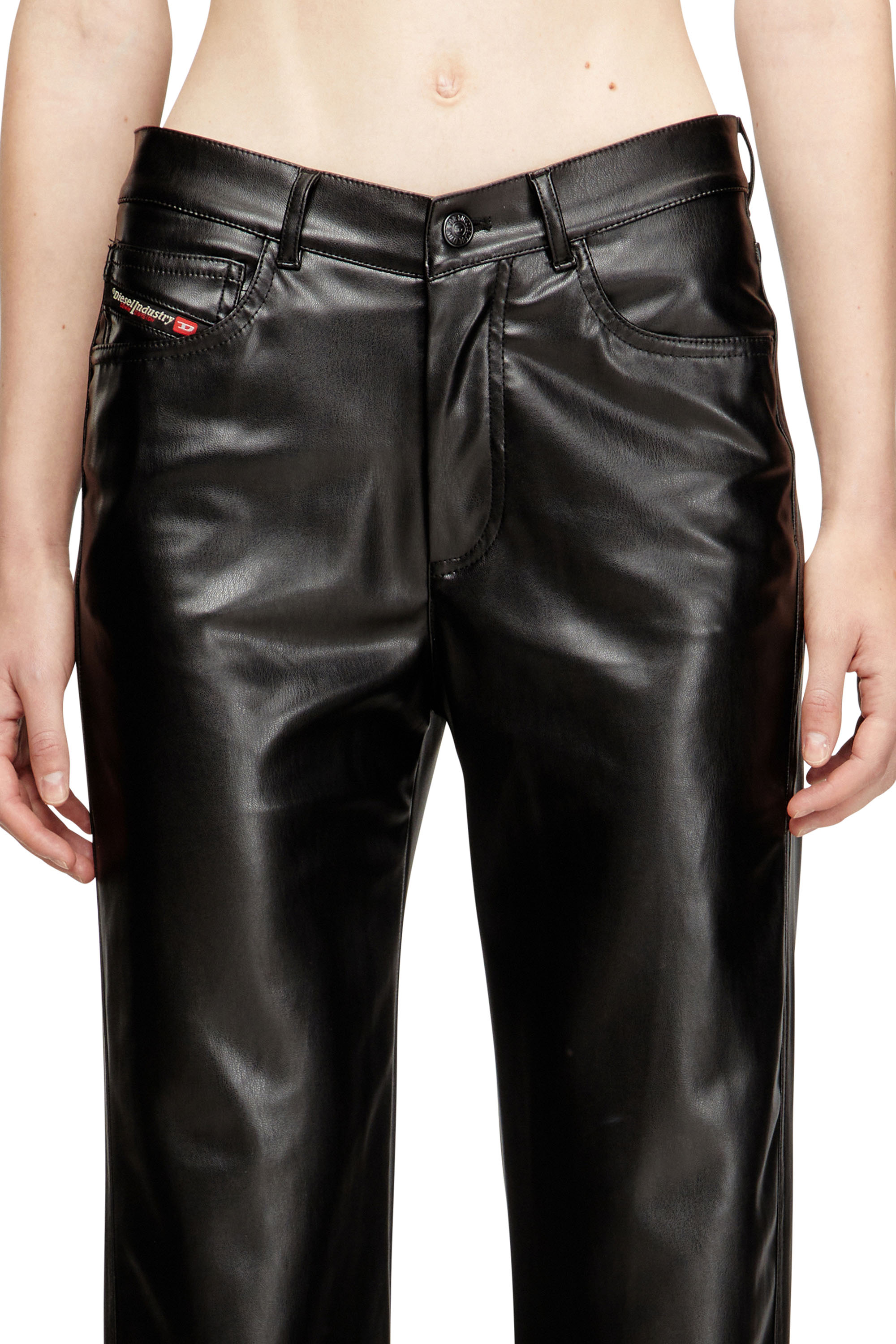 Diesel - P-LAIN, Damen F&uuml;nf-Pocket-Hose aus beschichtetem Stoff in Schwarz - 4