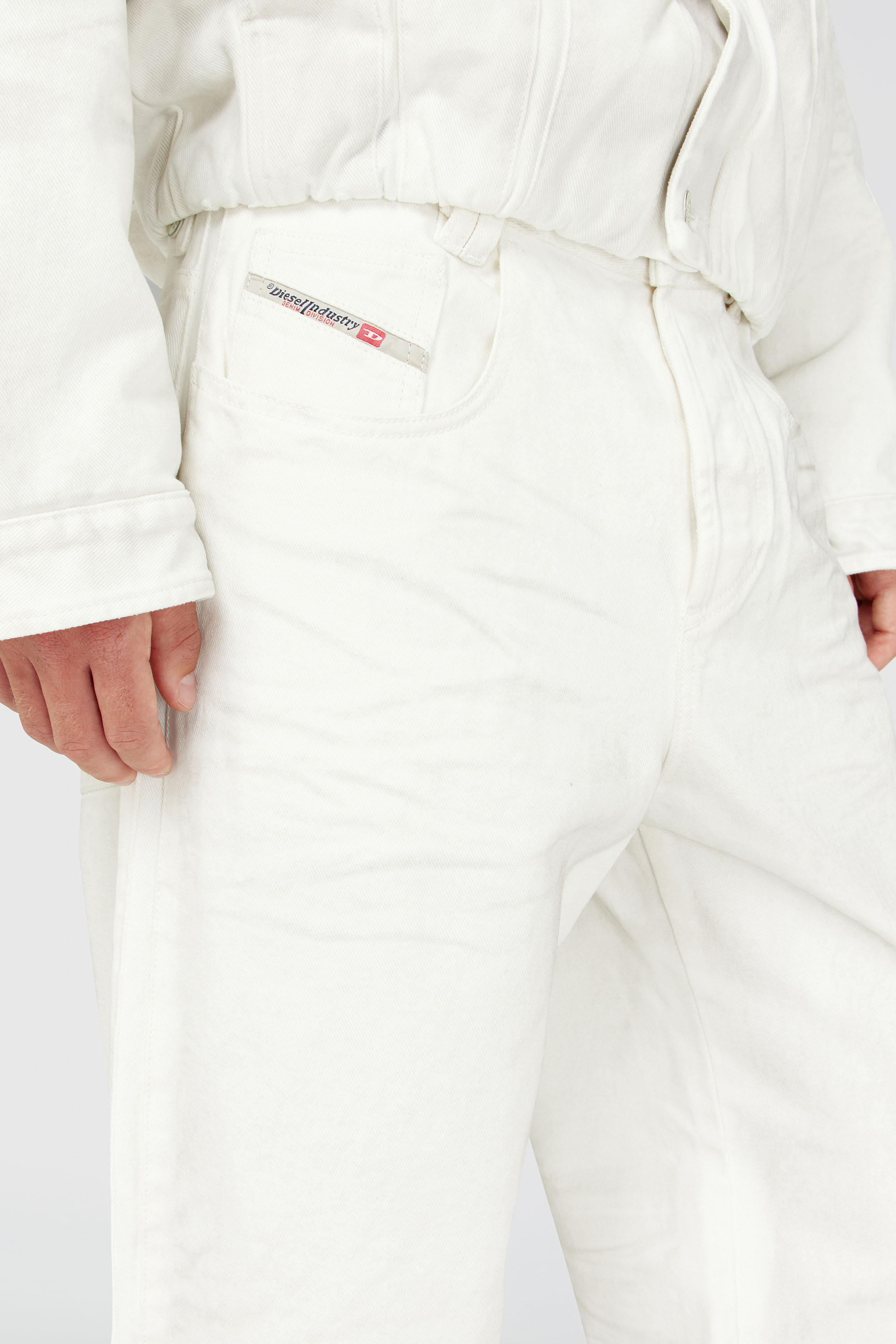 Diesel - Unisex Relaxed Jeans 1982 D-Hakou 007GG, Wei&szlig; - 9