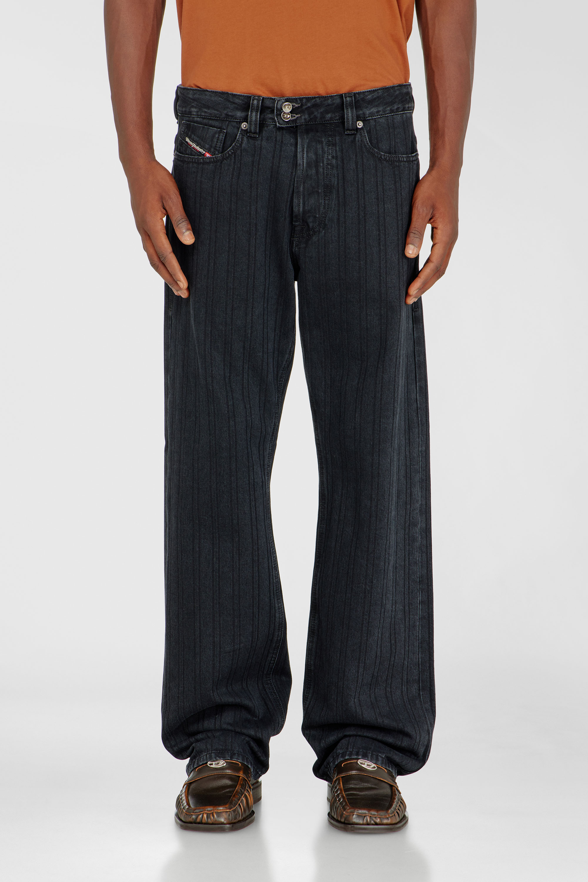 Diesel - Herren Relaxed Jeans 1980 D-Eeper 09Q12, Schwarz/Dunkelgrau - 1