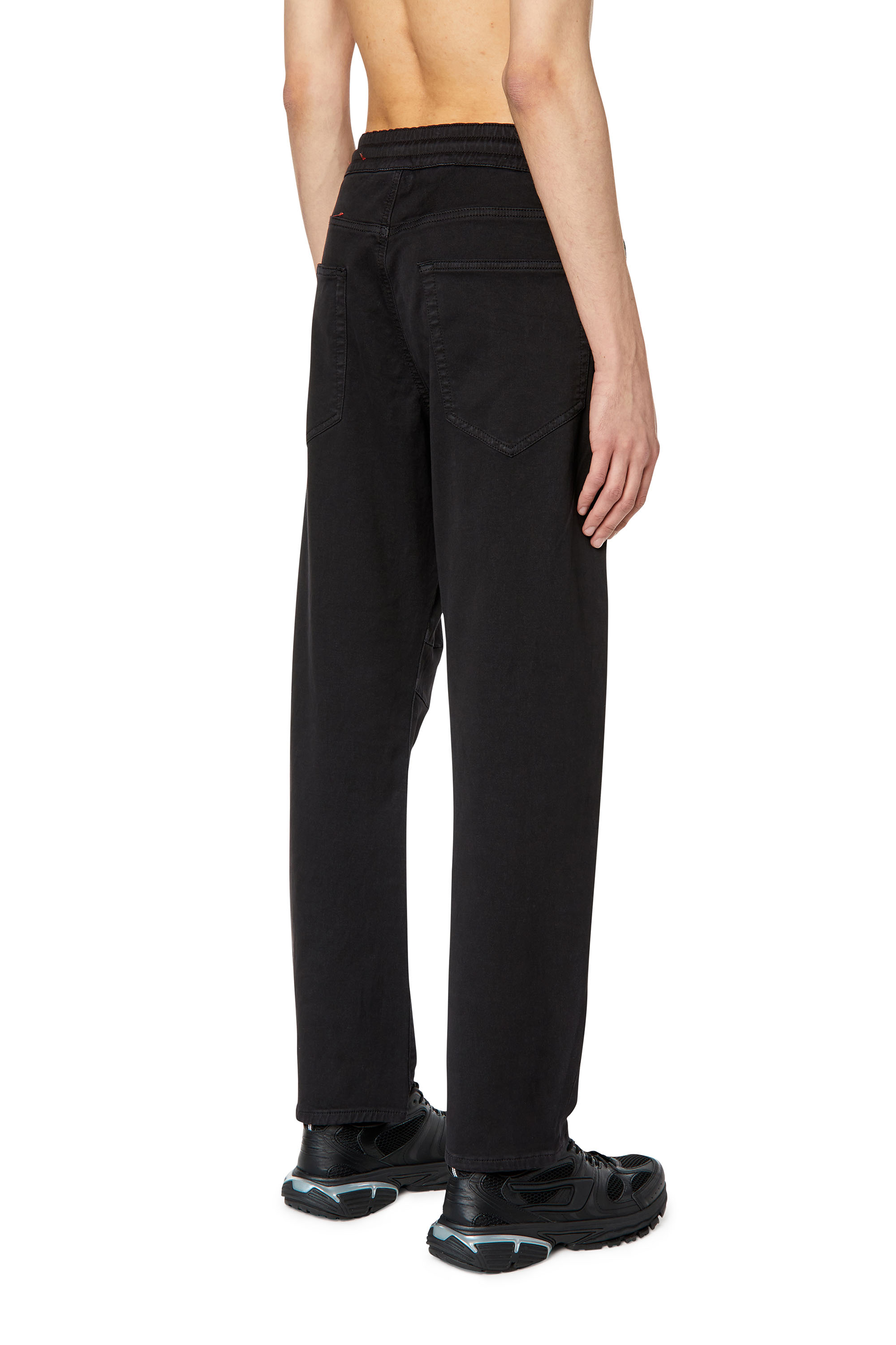 Diesel - D-Amage JoggJeans® 068DY Tapered, Schwarz - Image 2