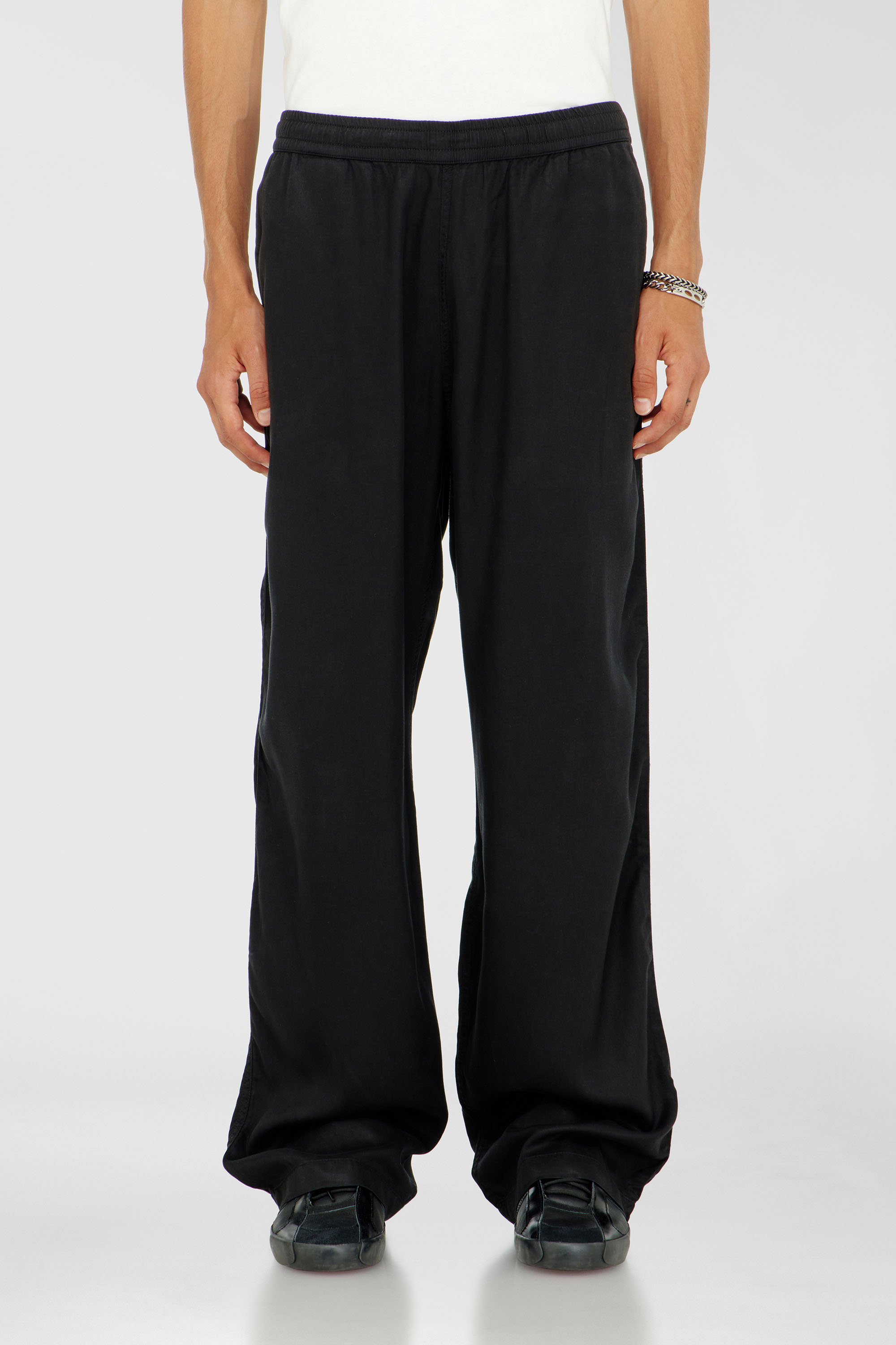 Diesel - P-DREYER-C, Herren Hose mit Tunnelzug aus verblasstem Twill in Schwarz - 1