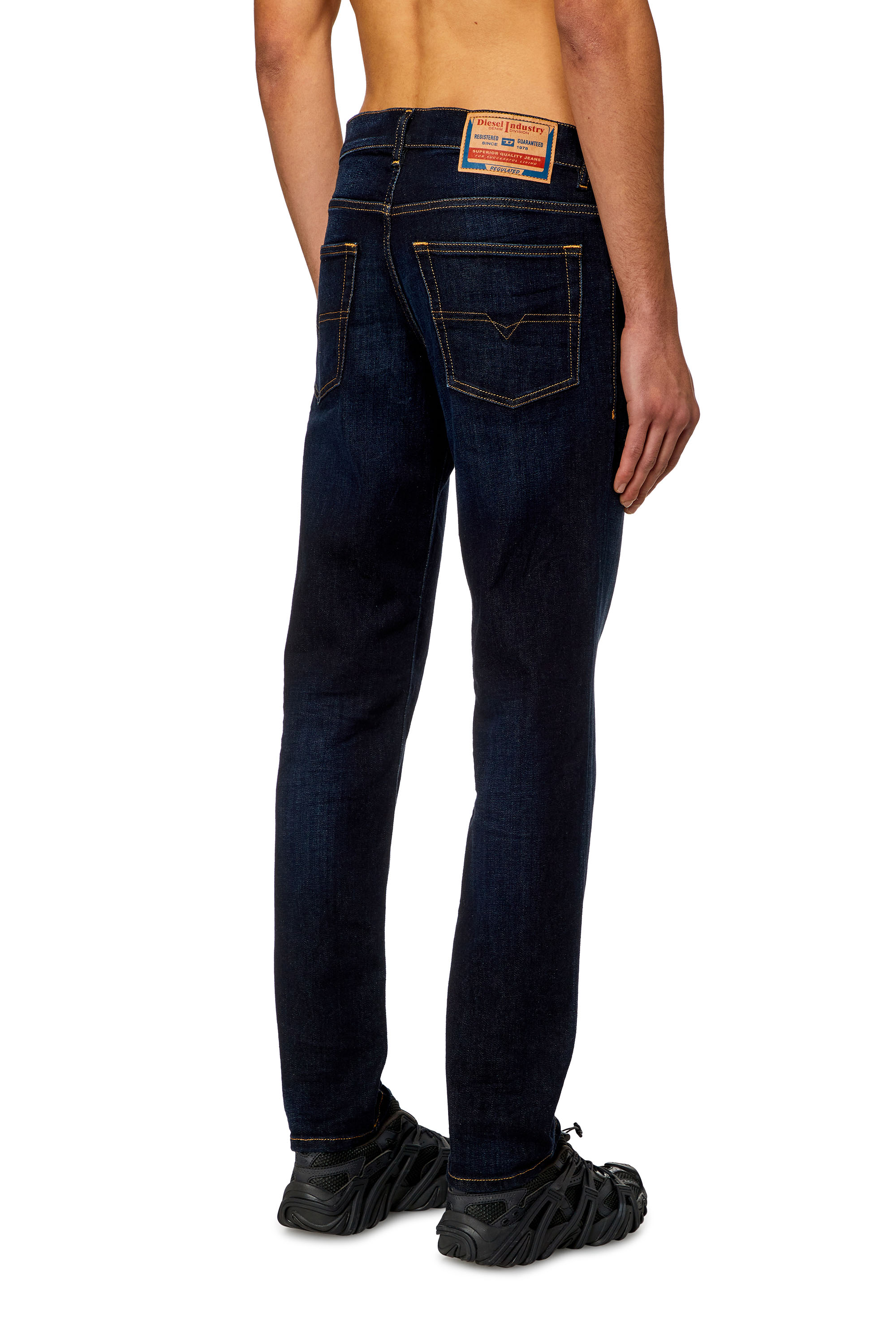 Diesel - Tapered Jeans 2023 D-Finitive 009ZS, Dunkelblau - Image 2