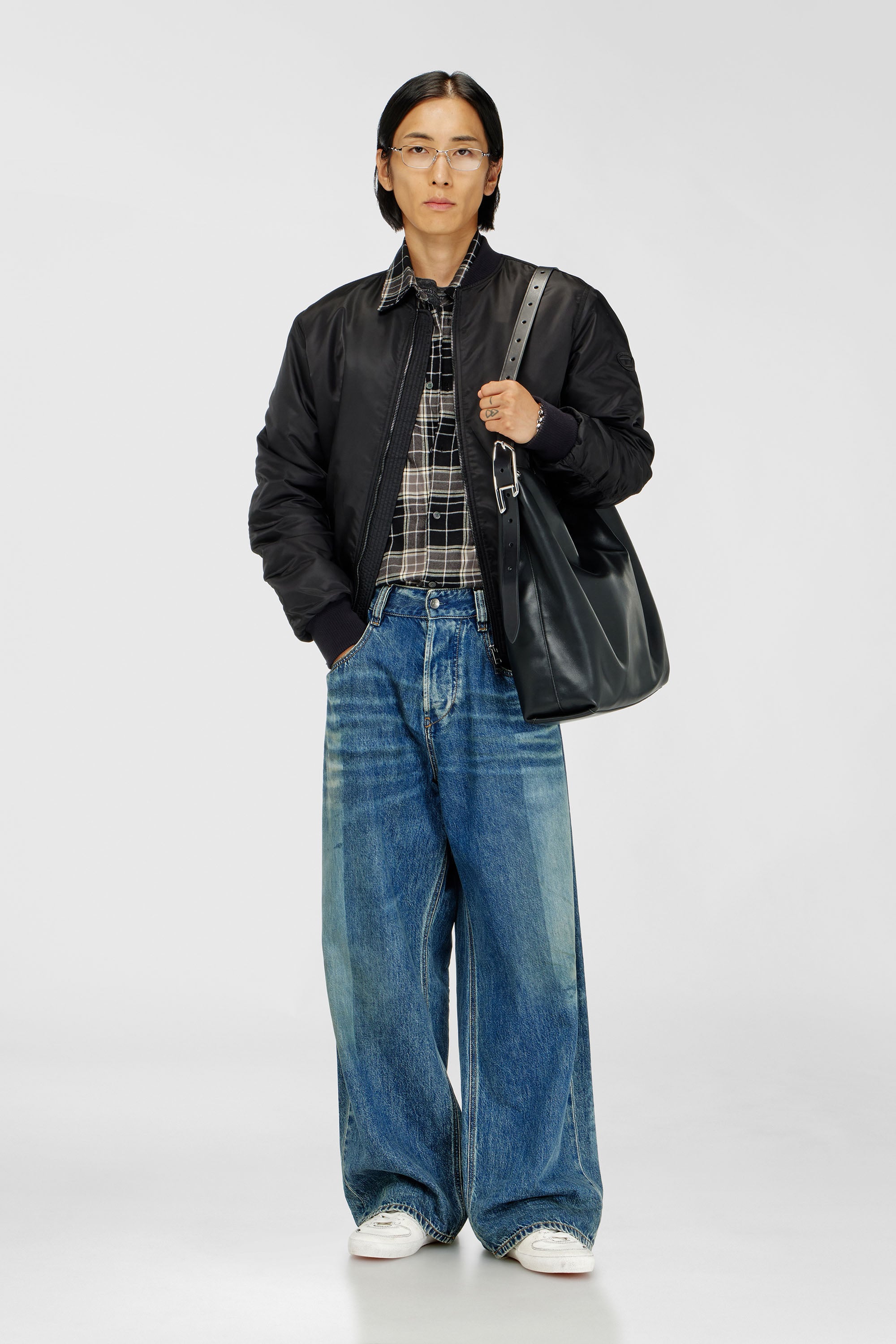 Diesel - J-ROSS-T92, Herren Nylon-Bomberjacke mit Rippb&uuml;ndchen in Schwarz - 2