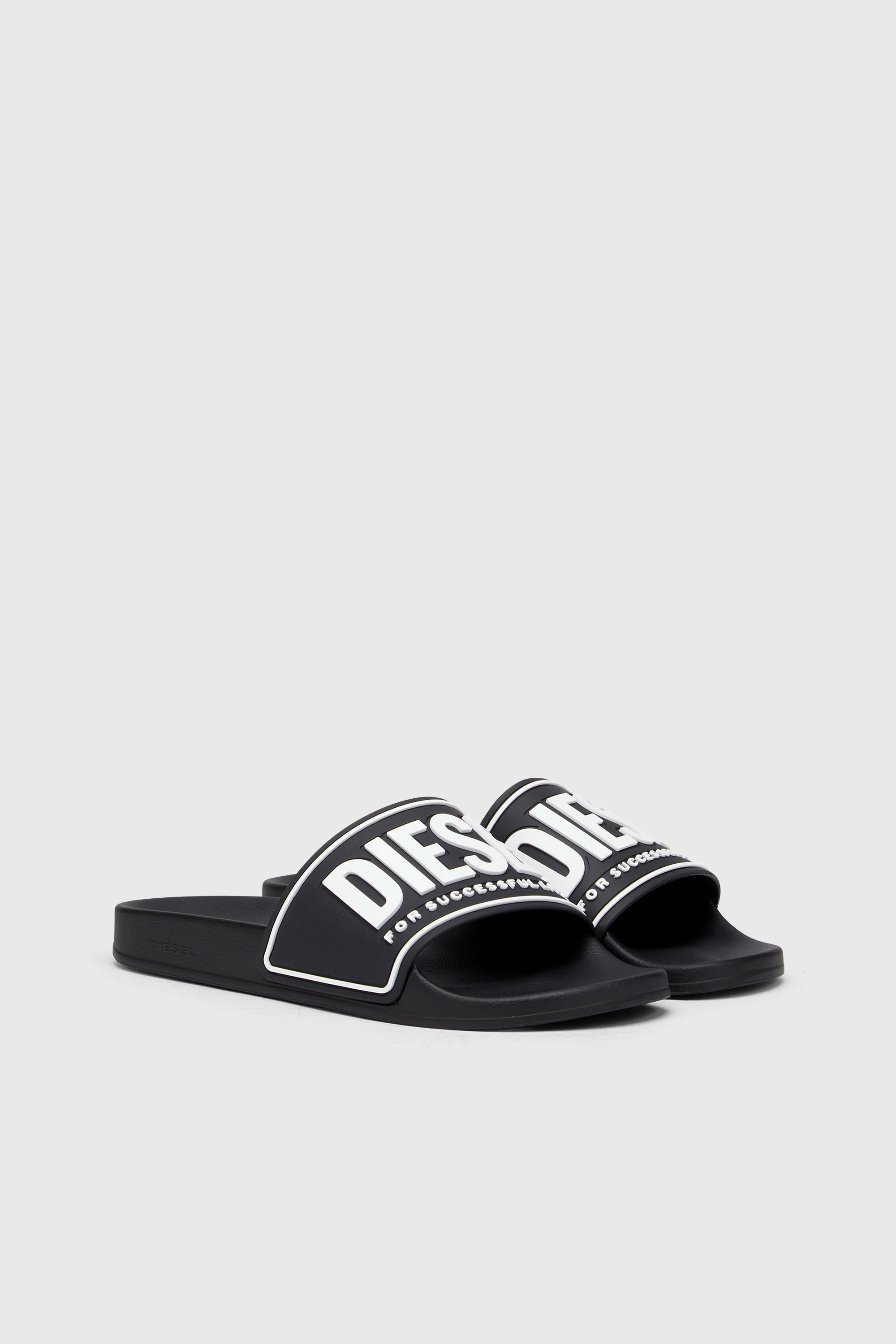 Diesel - SA-MAYEMI CC, Herren Sa-Mayemi-Badeschlappen mit 3D-Logo in Schwarz/Wei&szlig; - 2