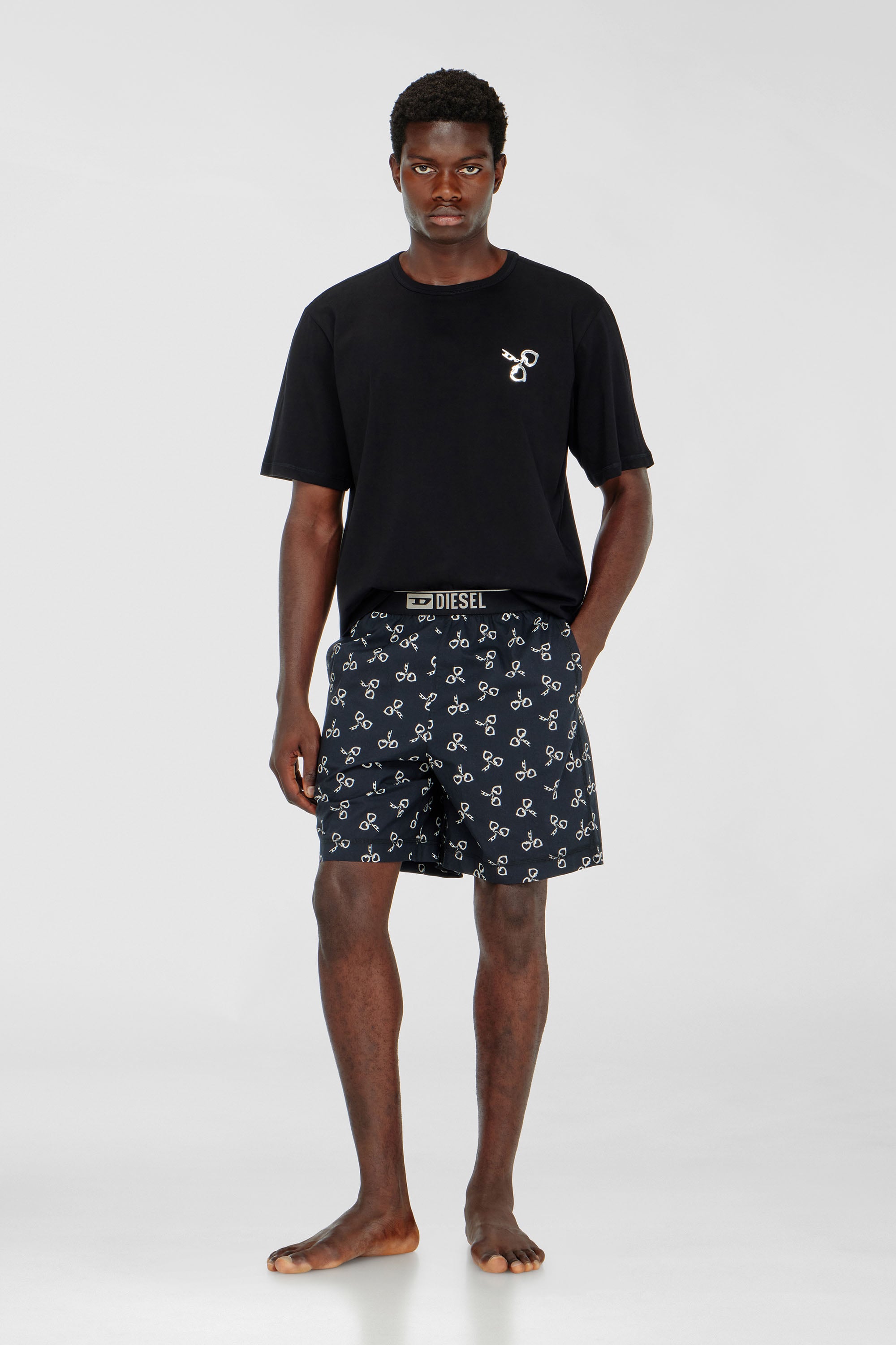 Diesel - KIT-JAMES-D-BOX, Herren Baumwoll-Pyjama-Set mit Handschellen-Print in Schwarz/Wei&szlig; - 1