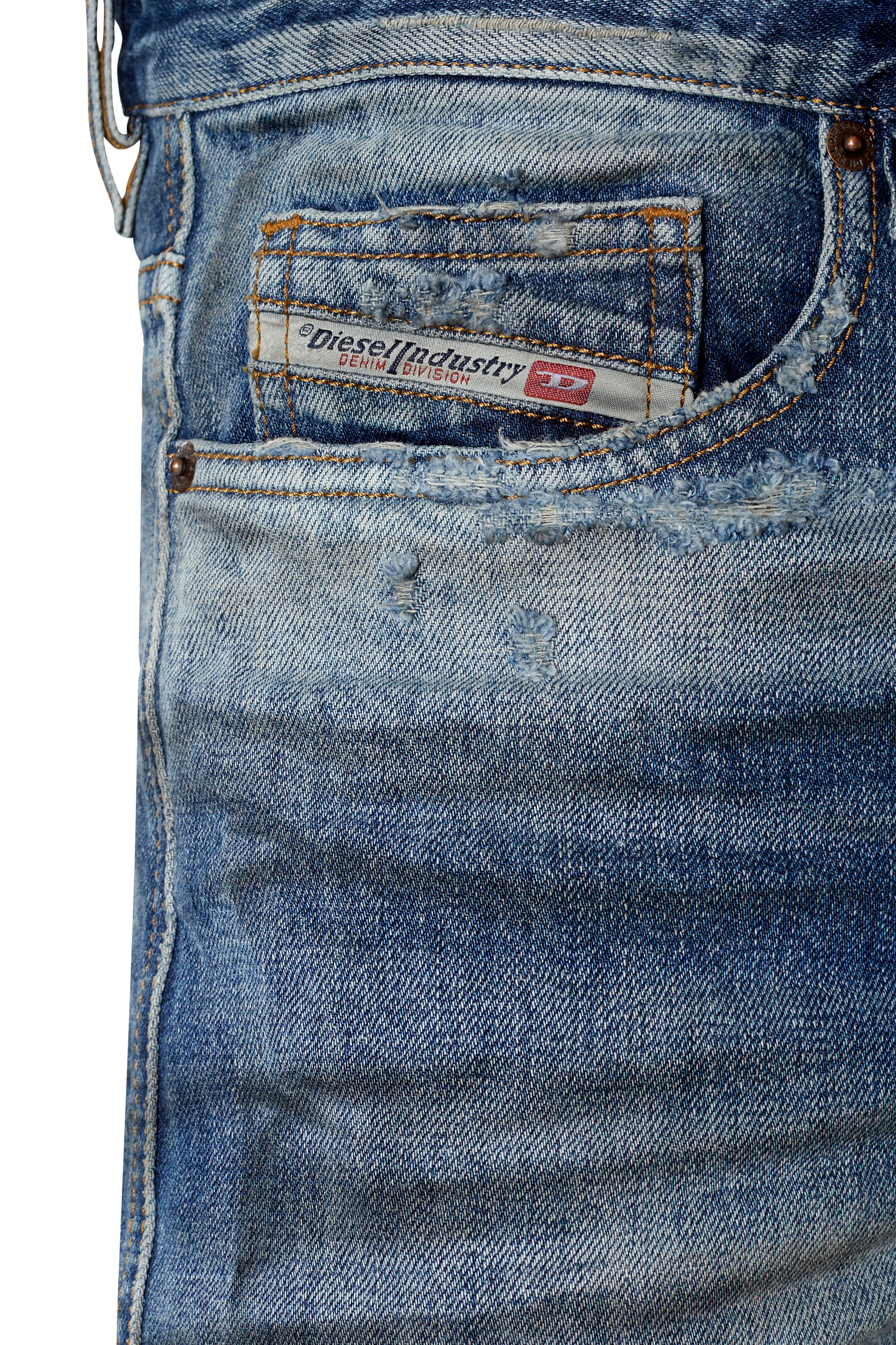 Diesel - 2020 D-Viker 007D1 Straight Jeans, Mittelblau - Image 3